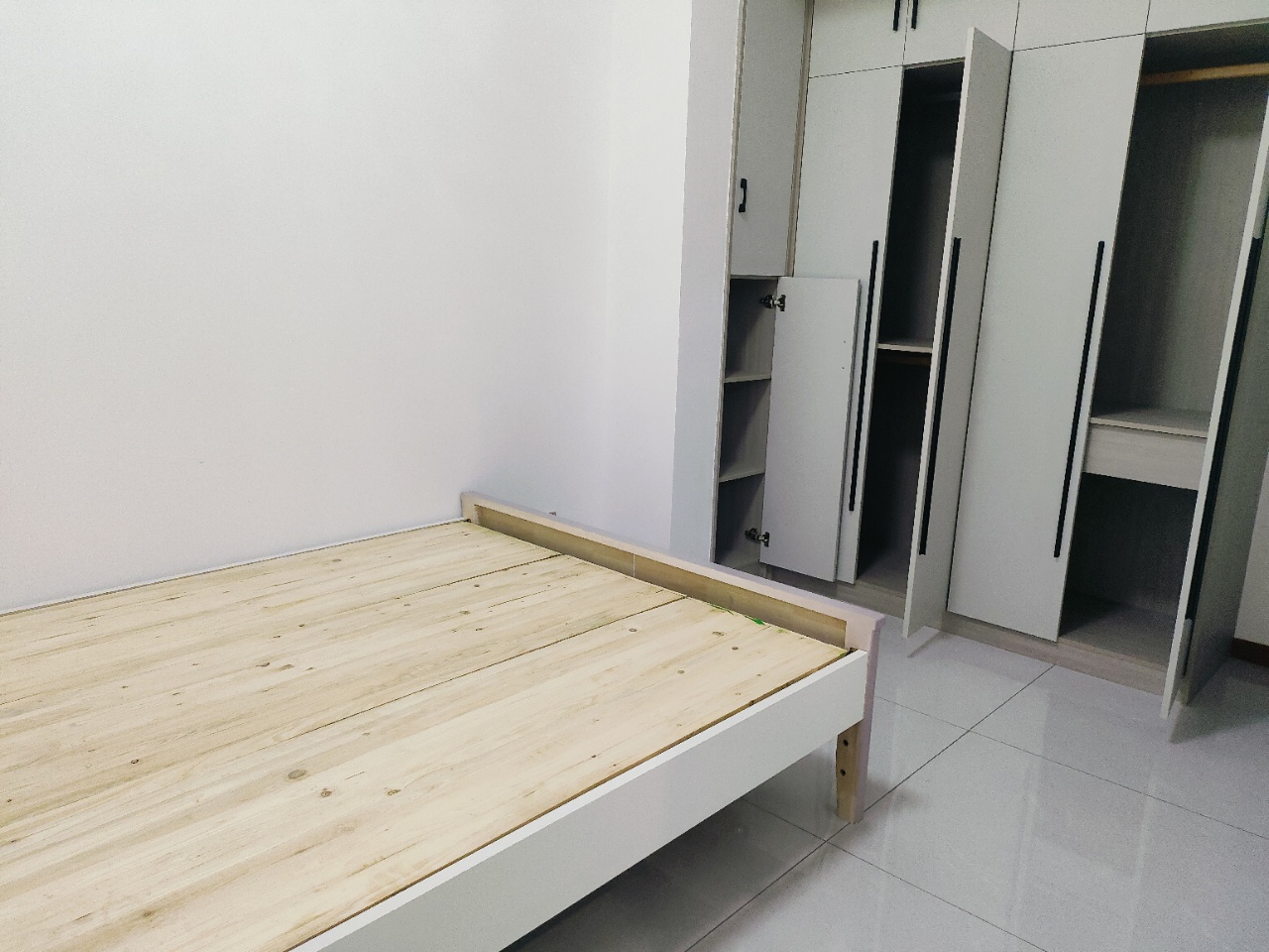 金达源  3室2厅2卫    1800.0元/月 金达源  3室2厅2卫    1800.0元/月室内图