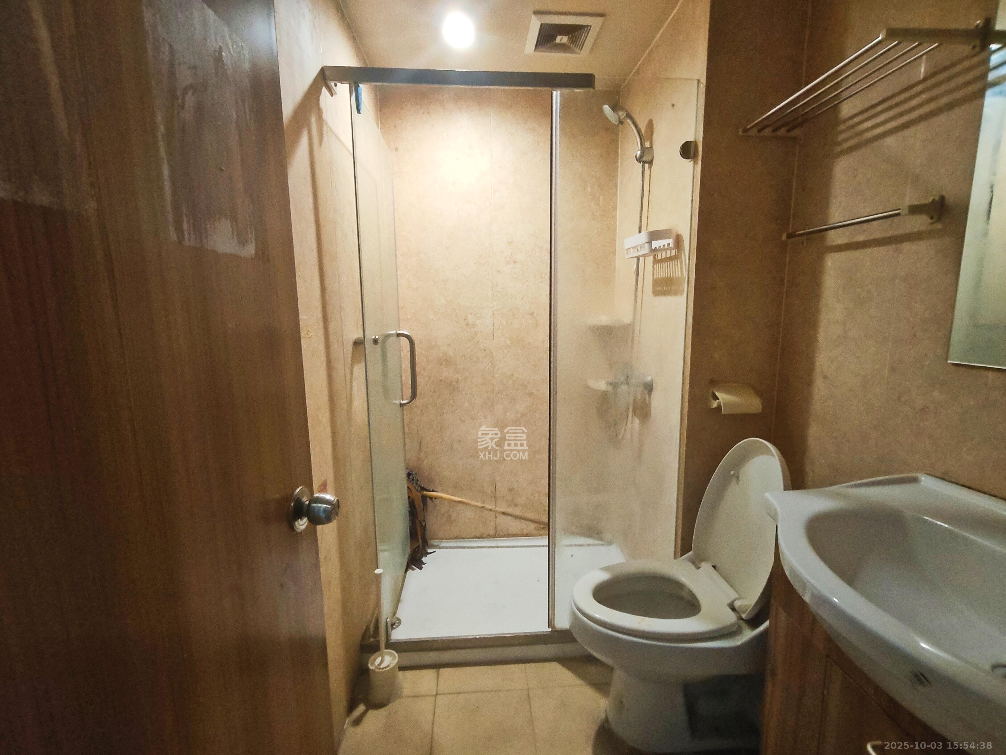 麓谷小镇 3室2厅1卫 2100.0元/月 麓谷小镇 3室2厅1卫 2100.0元/月室内图