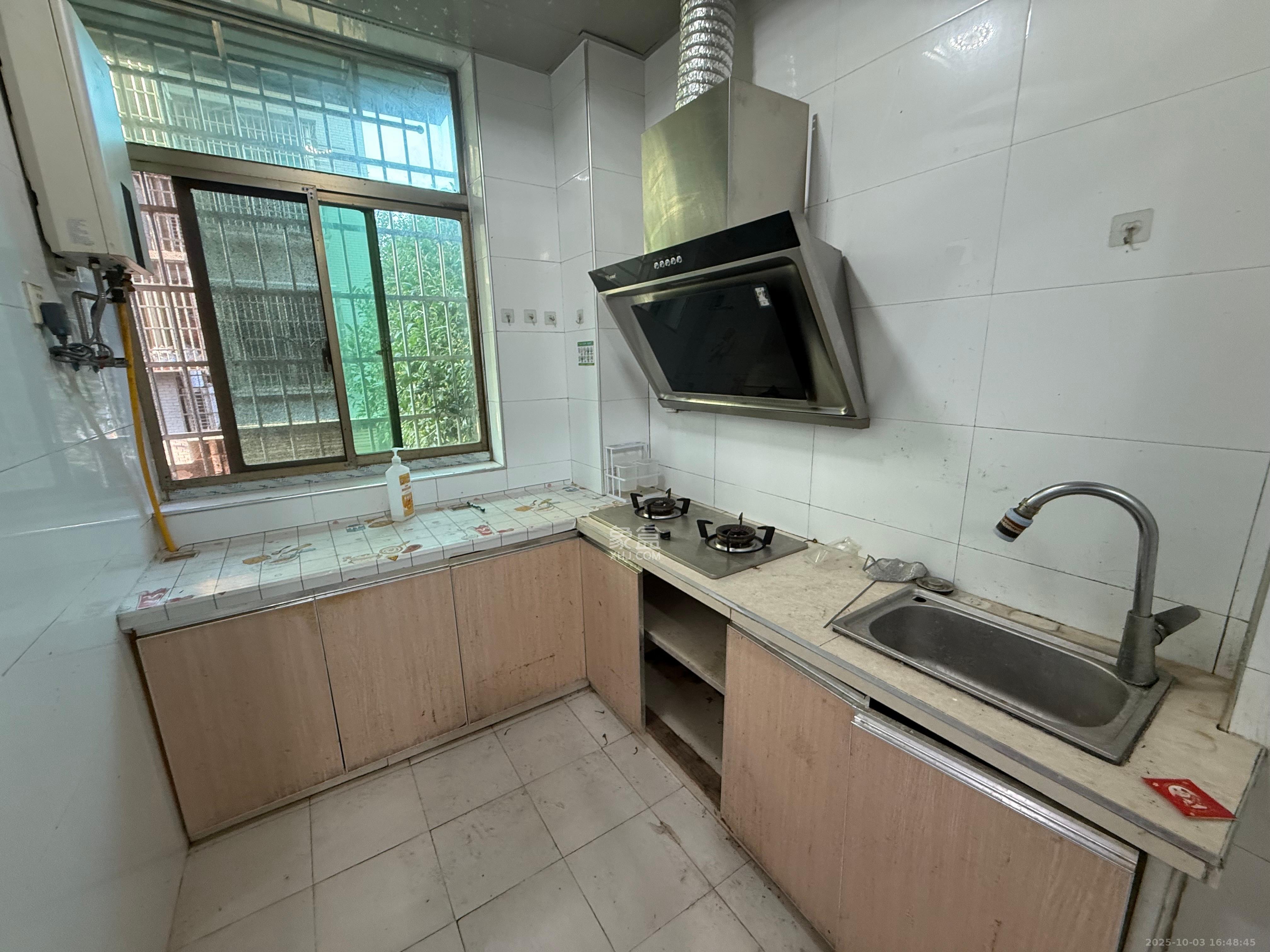 金桂小区一期  3室2厅1卫    1600.0元/月室内图