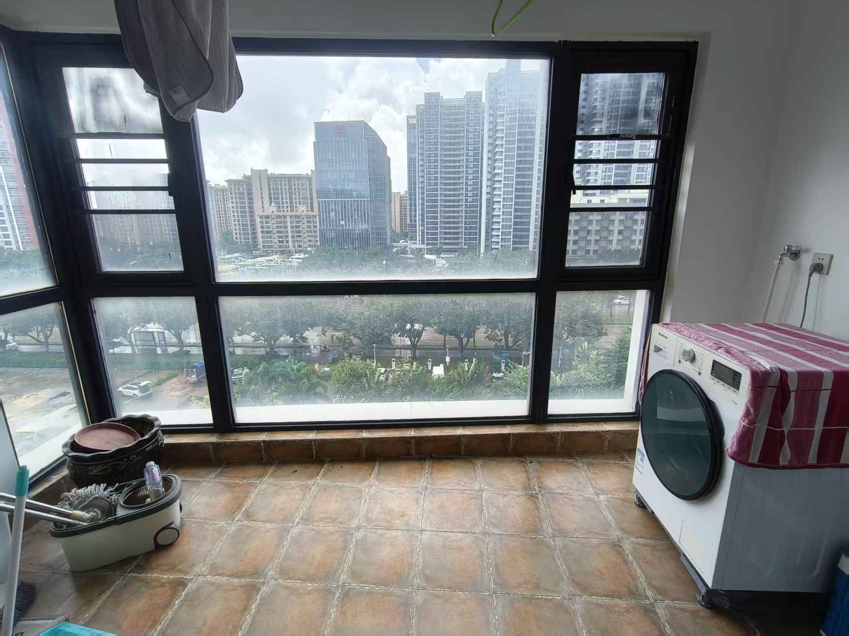 消防总队琼山住宅小区  3室2厅2卫    3800.0元/月室内图