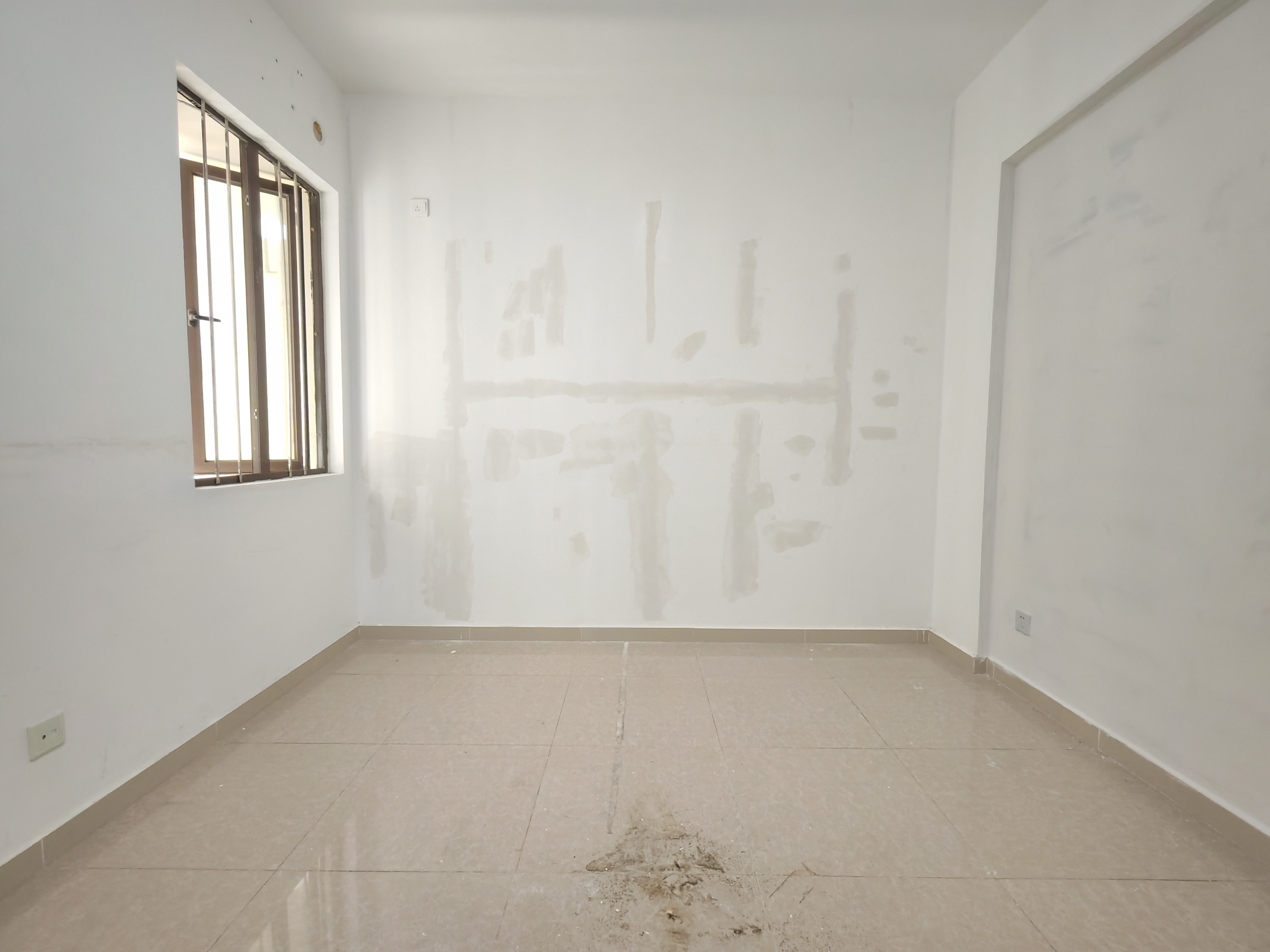 中交怡湖雅苑 4室2厅2卫 3200.0元/月 中交怡湖雅苑 4室2厅2卫 3200.0元/月室内图