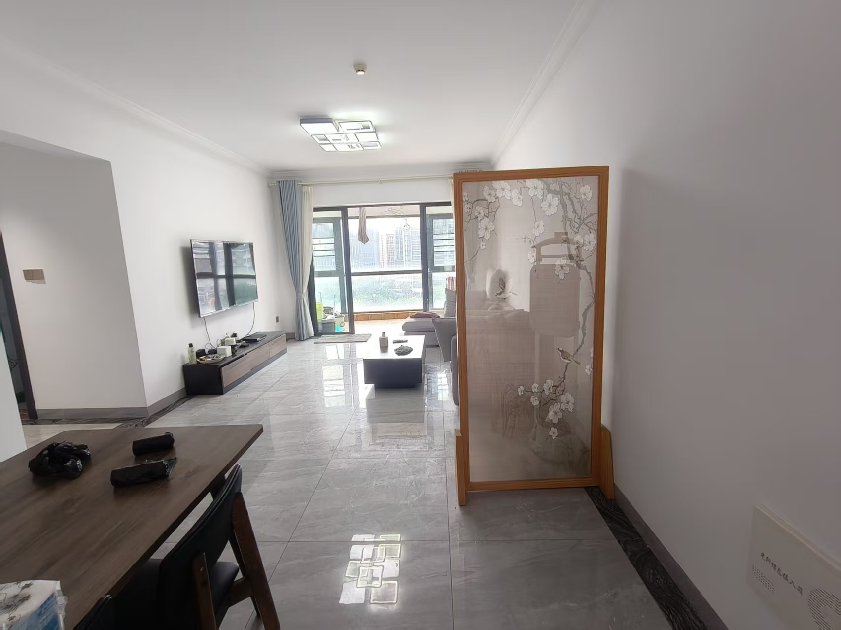 消防总队琼山住宅小区  3室2厅2卫    3800.0元/月室内图