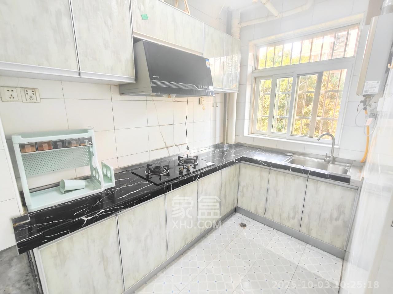 枫林美景  2室2厅1卫   2300.00元/月室内图