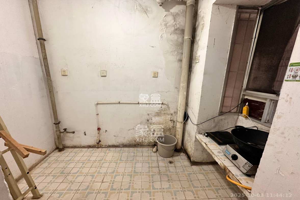 省军区宿舍 3室1厅1卫 2800.0元/月 省军区宿舍 3室1厅1卫 2800.0元/月室内图