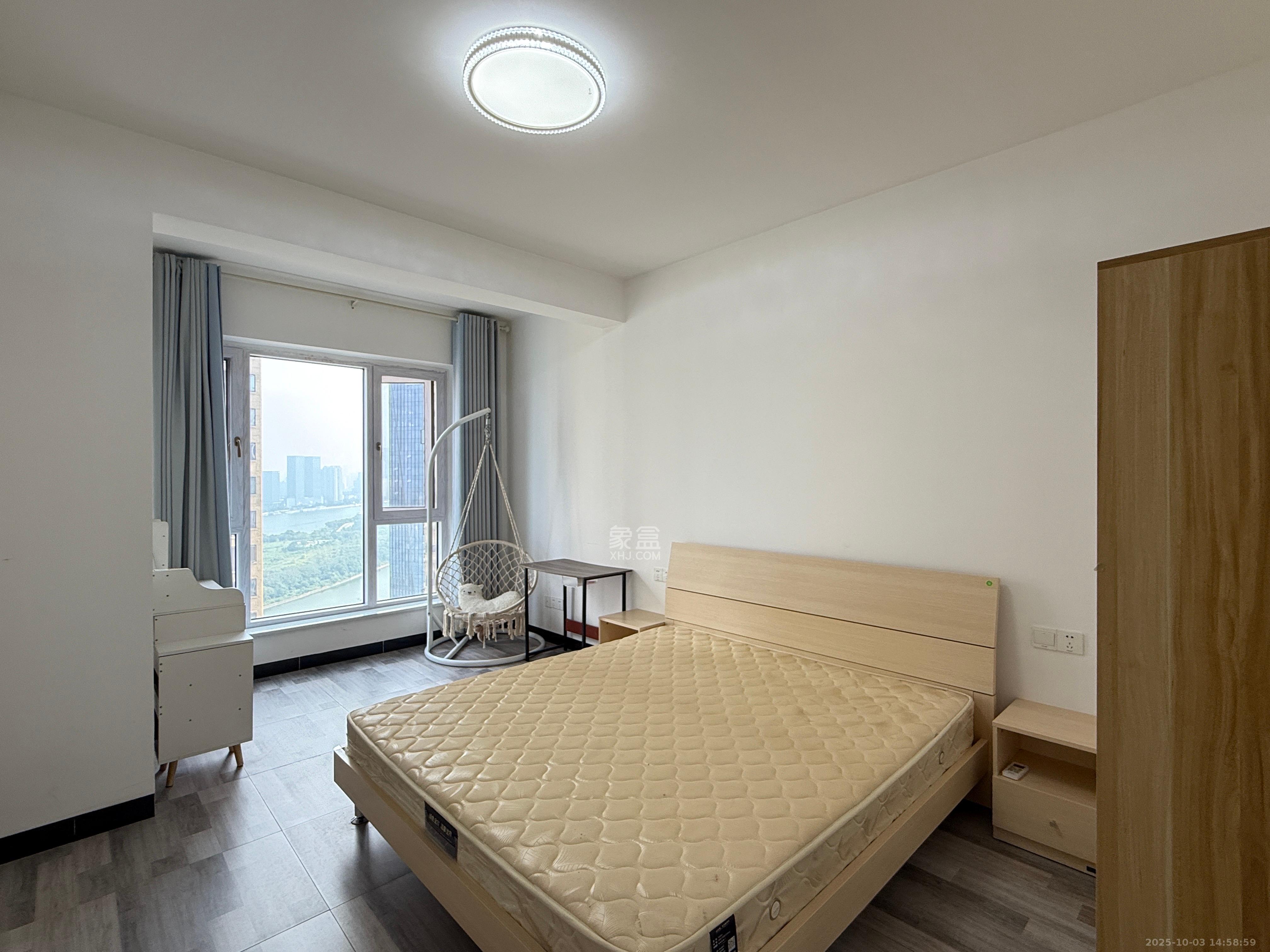 保利西海岸A区  2室2厅1卫    2900.0元/月室内图