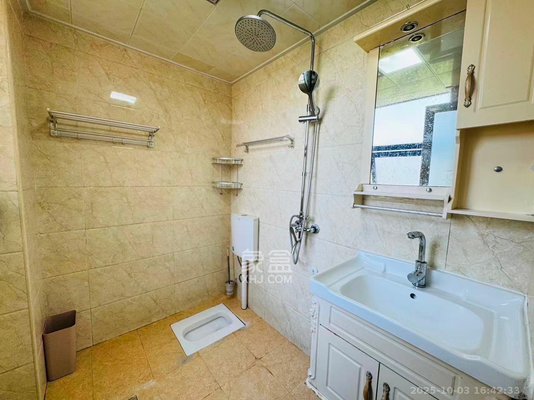 乾城(兴旺乾城) 1室2厅1卫 2700.0元/月 乾城(兴旺乾城) 1室2厅1卫 2700.0元/月室内图