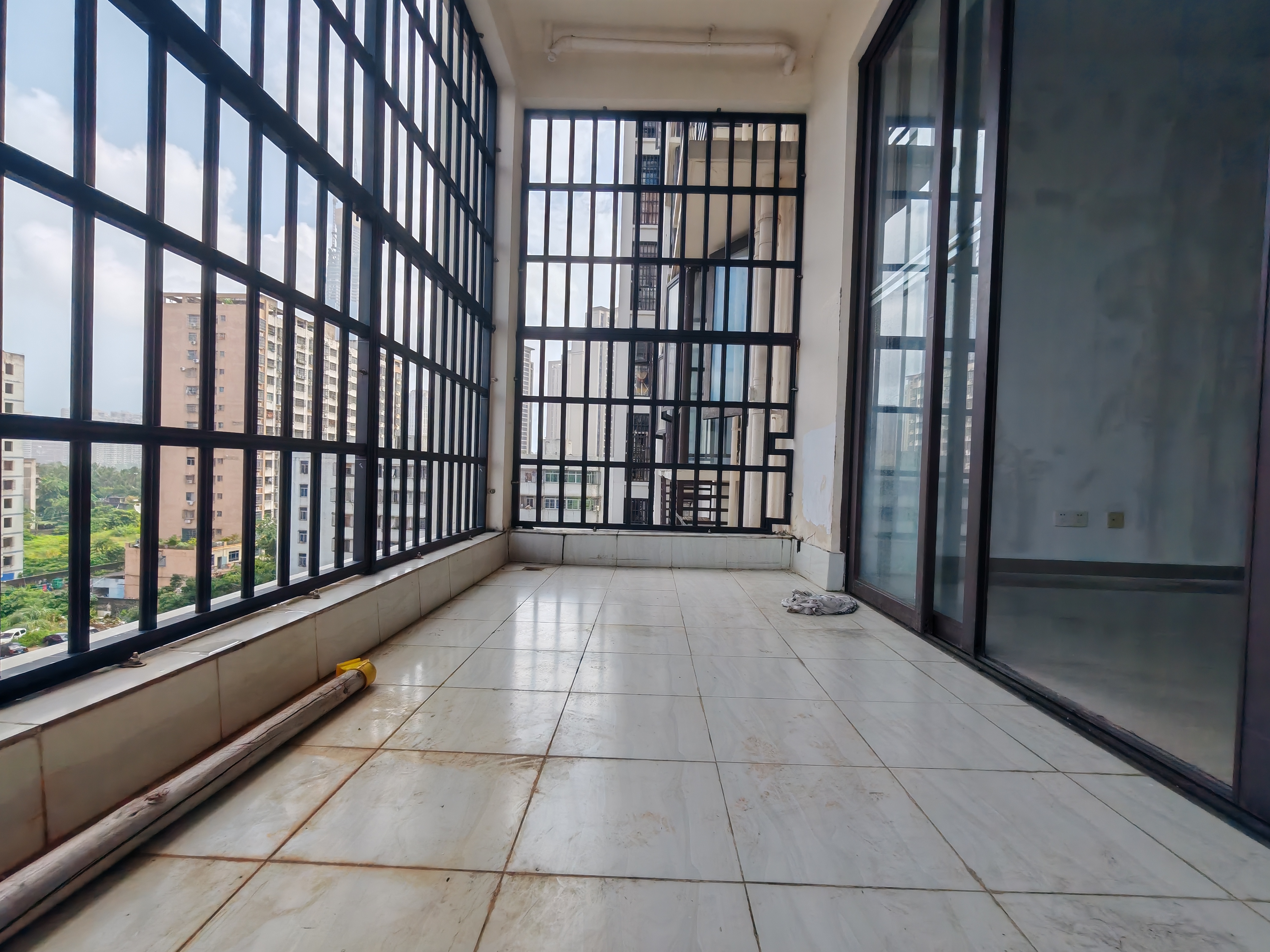 中交怡湖雅苑 4室2厅2卫 3200.0元/月 中交怡湖雅苑 4室2厅2卫 3200.0元/月室内图