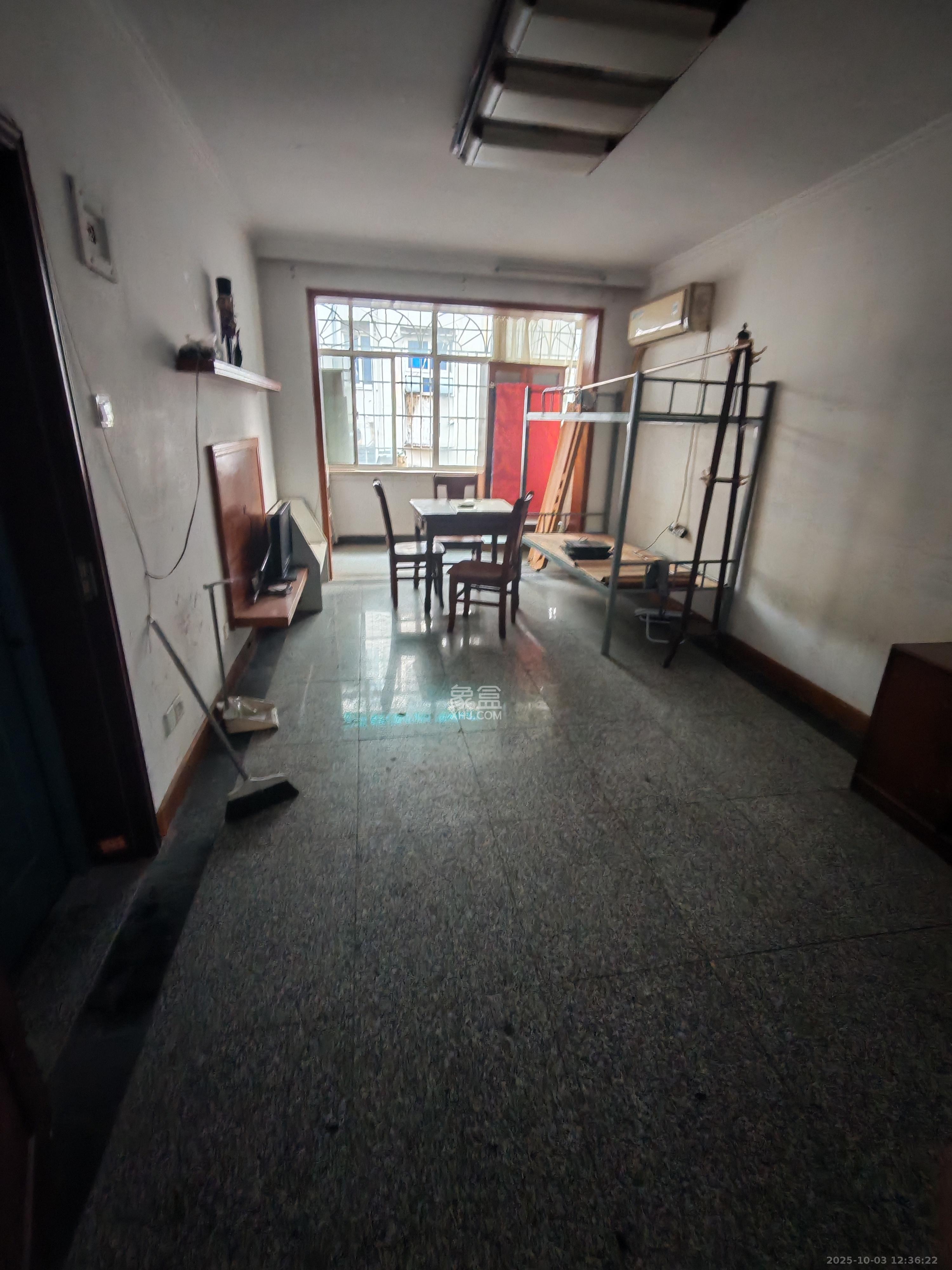 文艺路散盘 1室0厅0卫 2000.0元/月 文艺路散盘 1室0厅0卫 2000.0元/月室内图