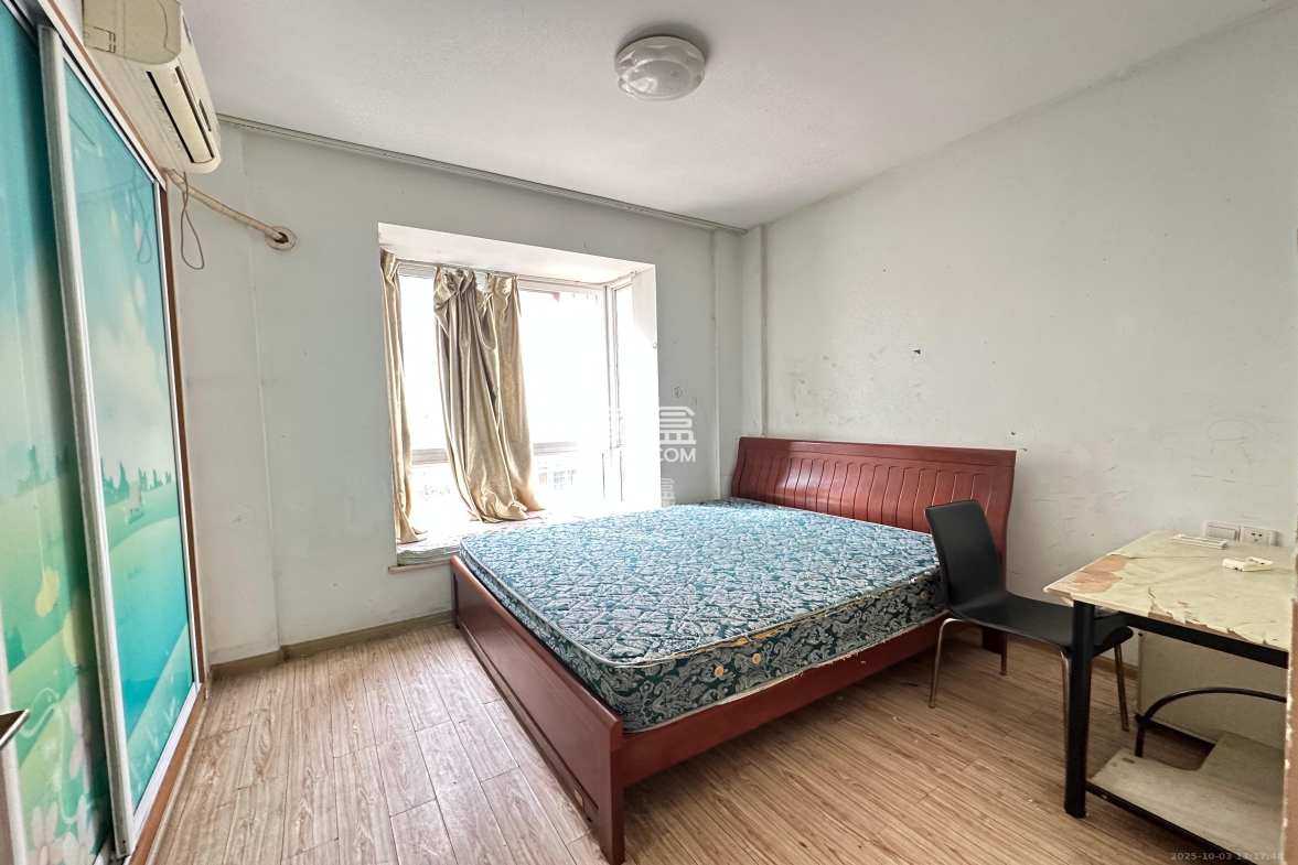 鄱阳小区 3室2厅1卫 1600.0元/月 鄱阳小区 3室2厅1卫 1600.0元/月室内图