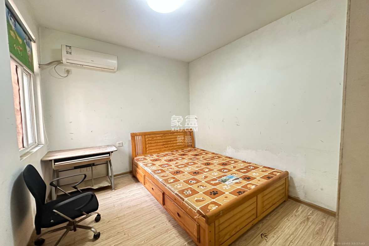 鄱阳小区 3室2厅1卫 1600.0元/月 鄱阳小区 3室2厅1卫 1600.0元/月室内图