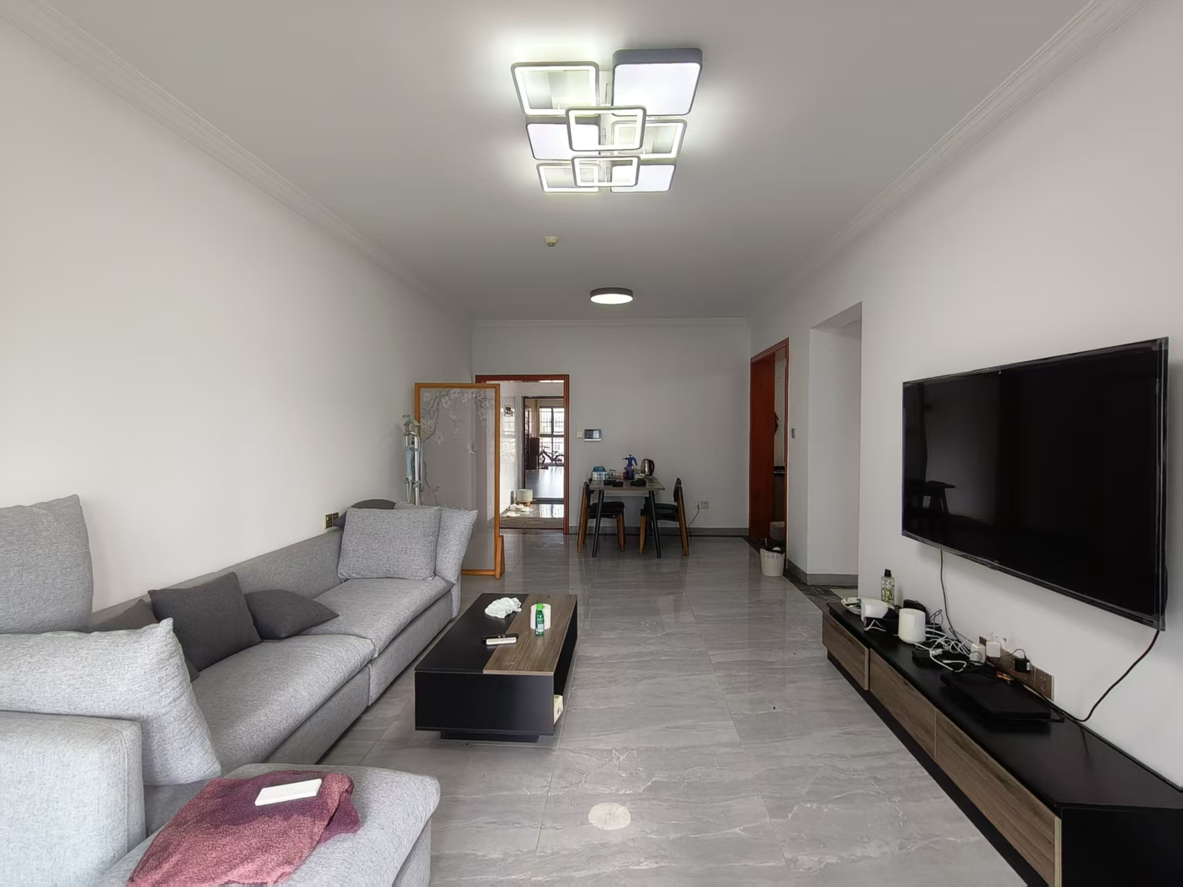 消防总队琼山住宅小区  3室2厅2卫    3800.0元/月室内图