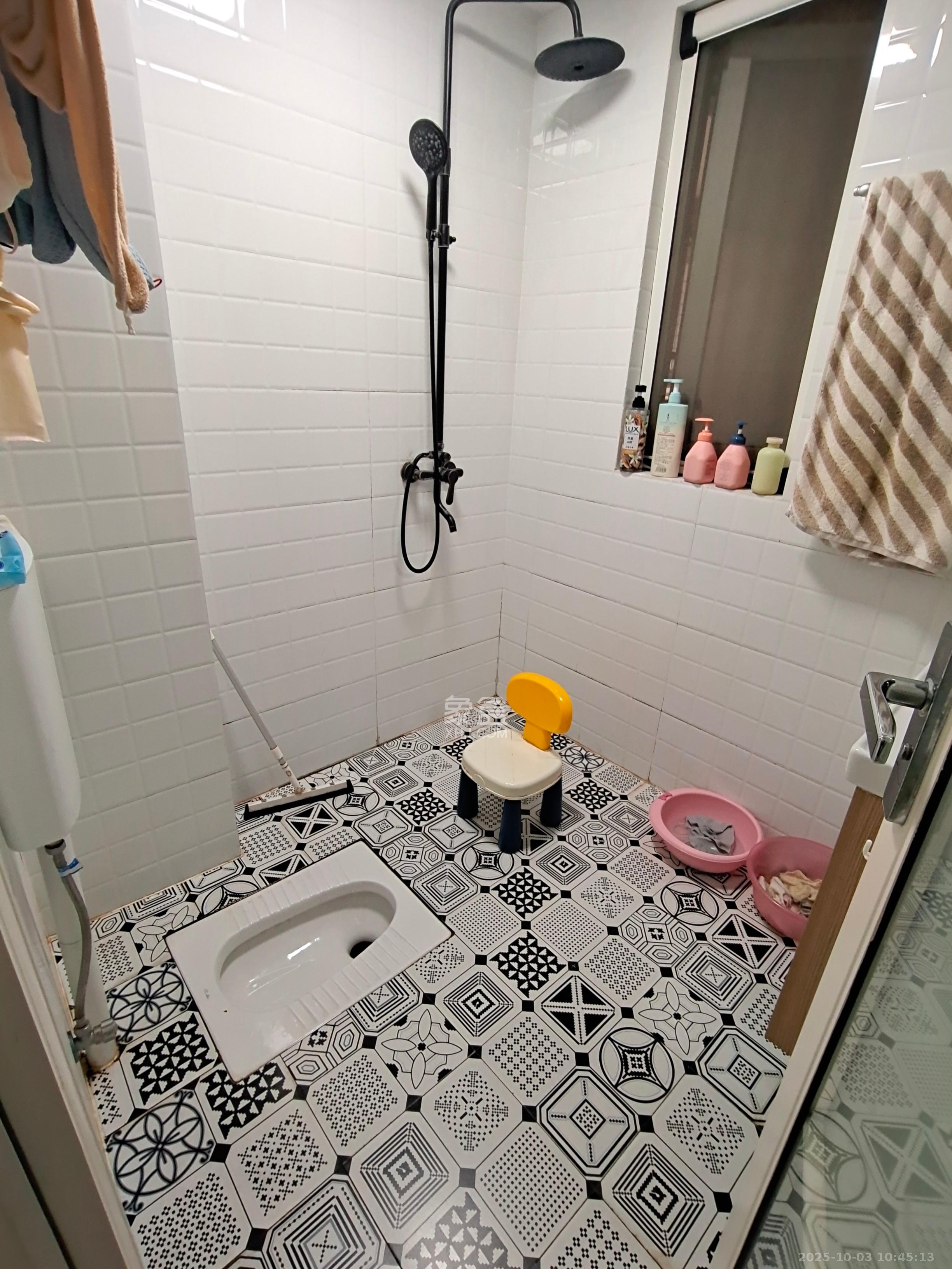 新城国际花都  4室2厅1卫    2200.0元/月室内图