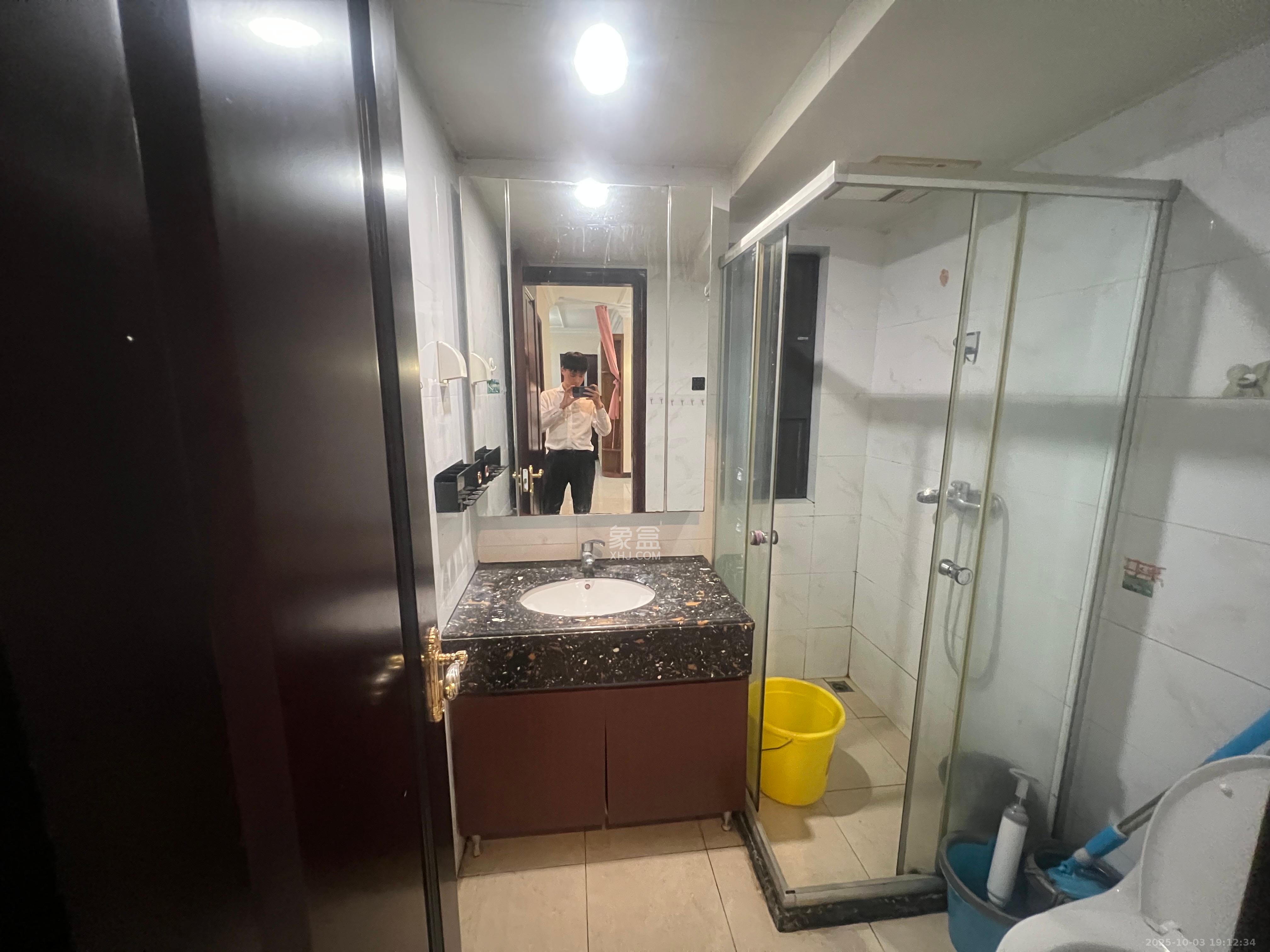 恒大国际广场  3室2厅1卫    2600.0元/月 恒大国际广场  3室2厅1卫    2600.0元/月室内图