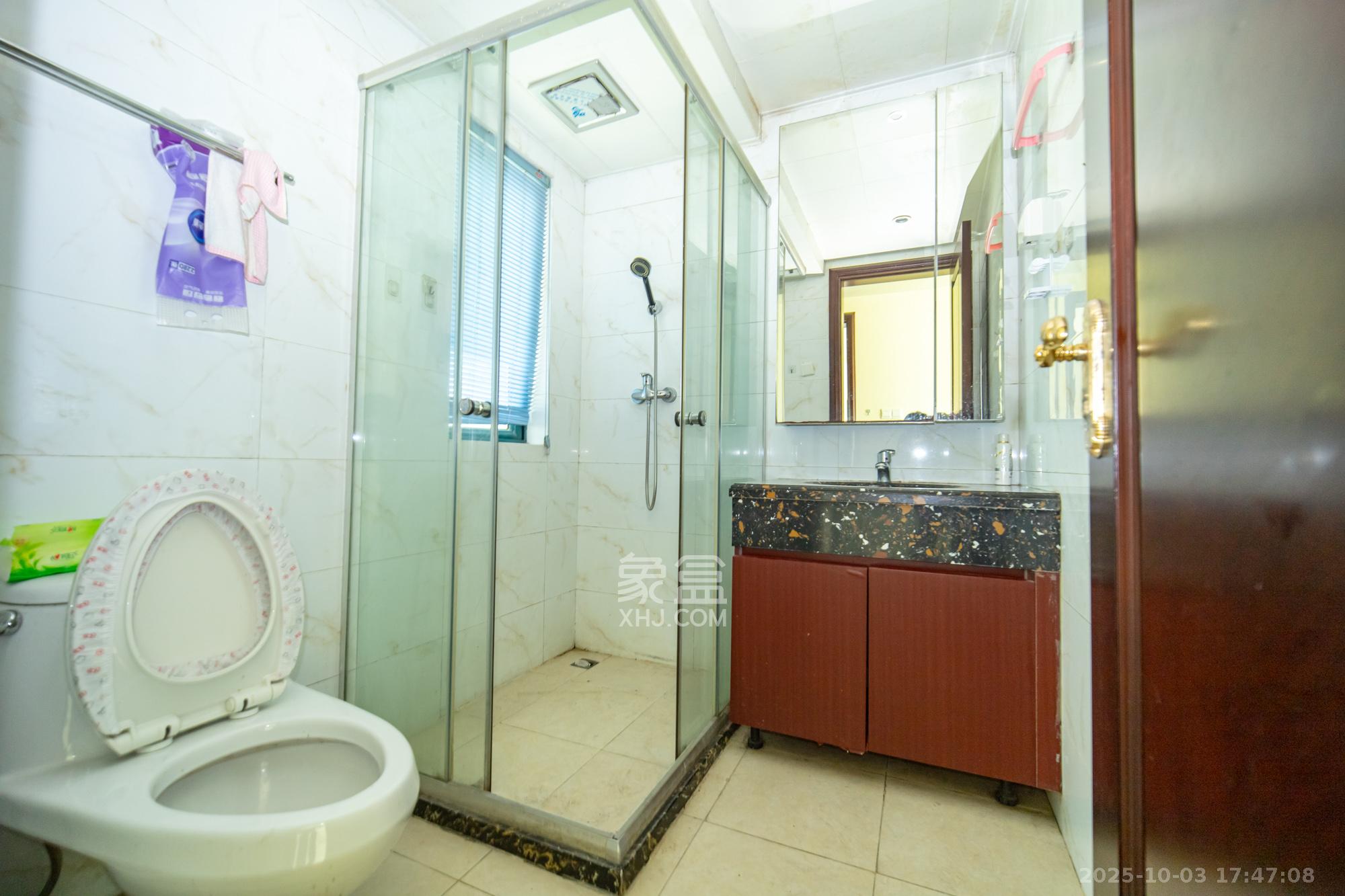 恒大雅苑  3室1厅1卫    105.0万卫生间