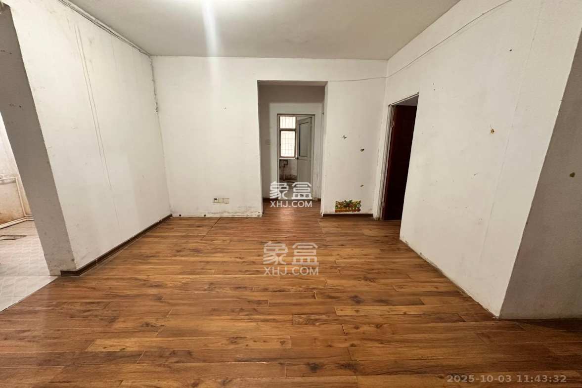 省军区宿舍 3室1厅1卫 2800.0元/月 省军区宿舍 3室1厅1卫 2800.0元/月室内图