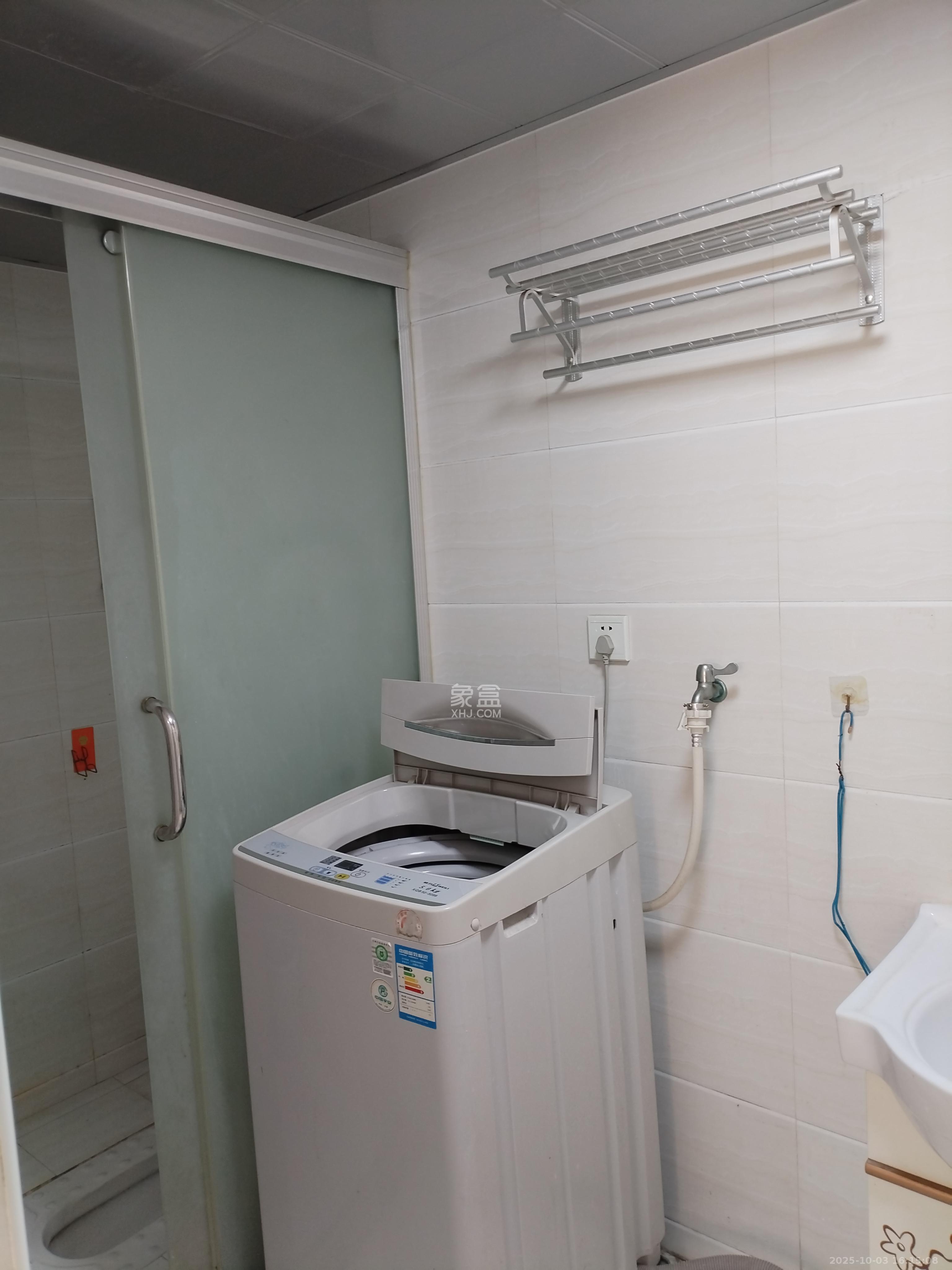 怡海星城  1室1厅1卫    1300.0元/月室内图