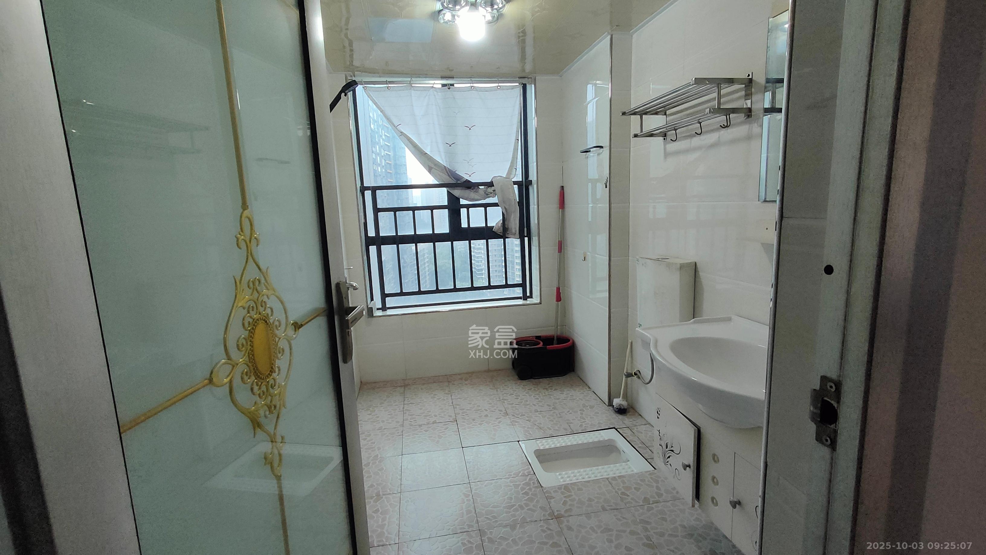 方略城市广场 2室2厅1卫 1700.0元/月 方略城市广场 2室2厅1卫 1700.0元/月室内图