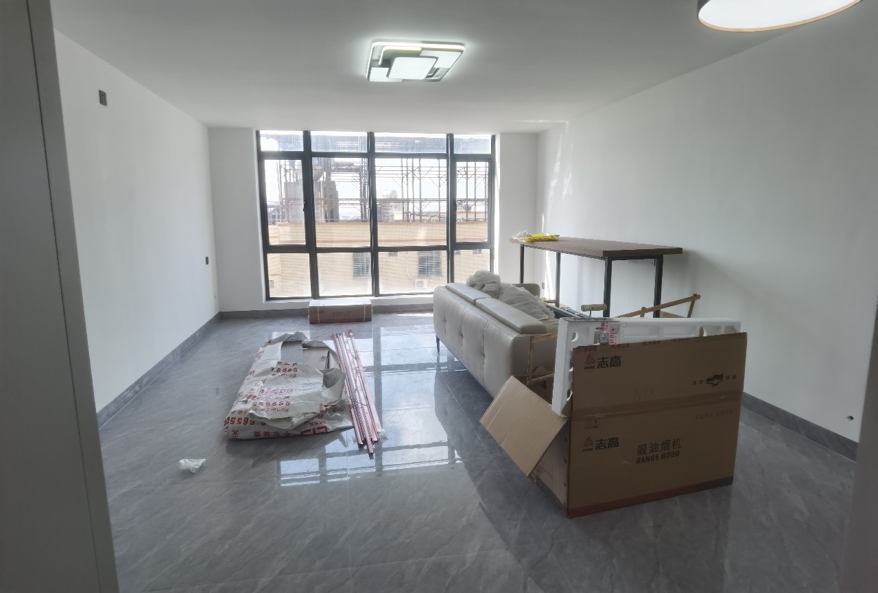 昌茂春天里  2室2厅1卫   2800.00元/月室内图