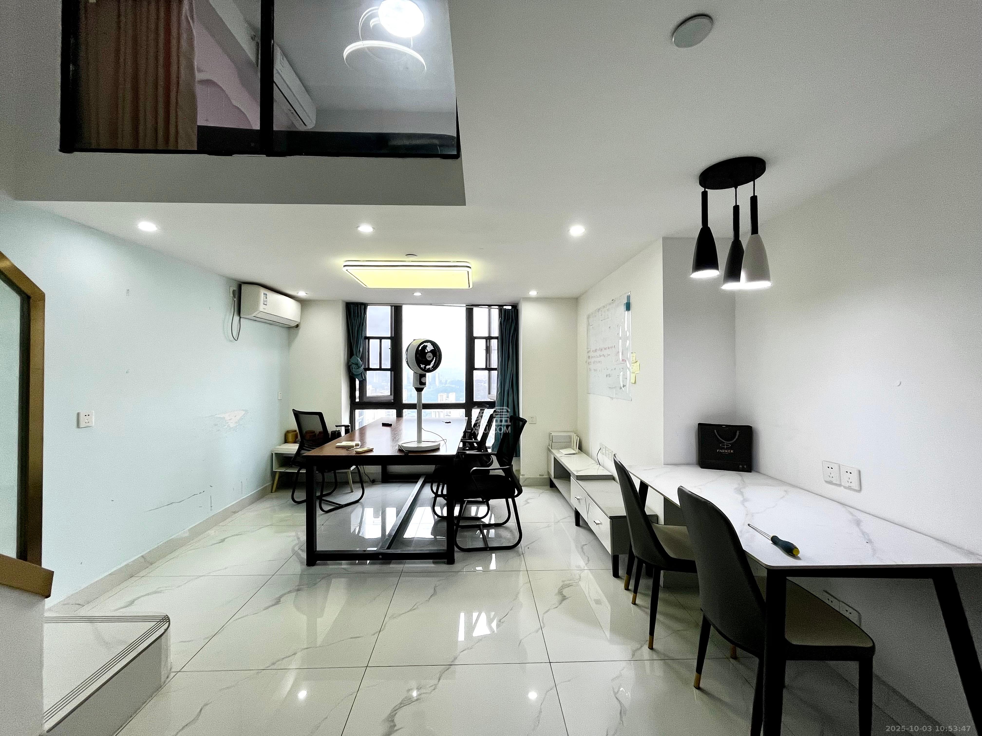 藏珑湖上公馆  2室1厅1卫    2400.0元/月室内图