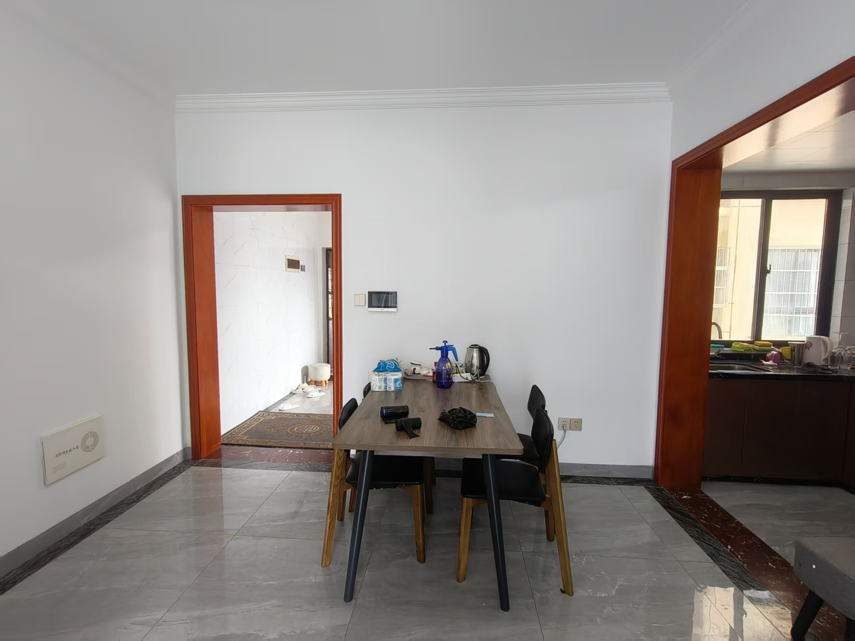 消防总队琼山住宅小区  3室2厅2卫    3800.0元/月室内图