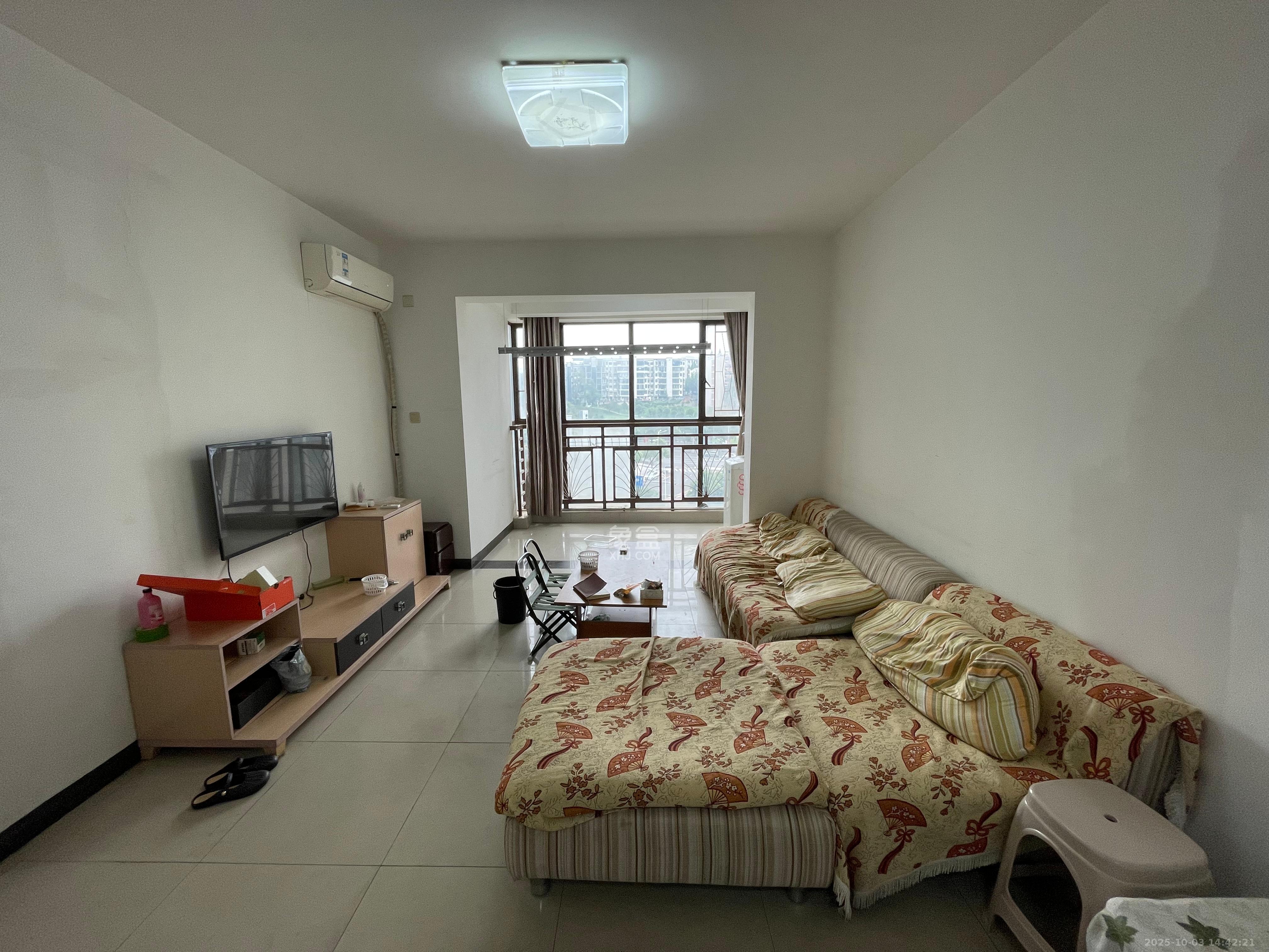 高信向日葵  3室2厅2卫    2500.0元/月 高信向日葵  3室2厅2卫    2500.0元/月