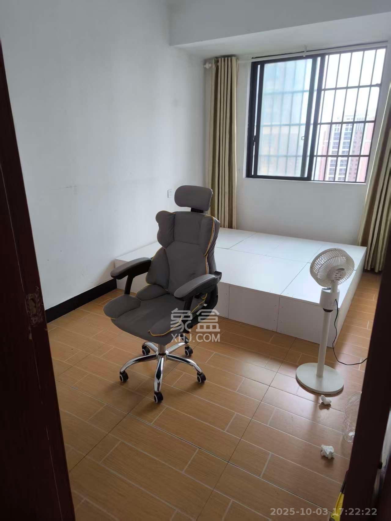 新城国际花都  3室1厅1卫    1300.0元/月室内图