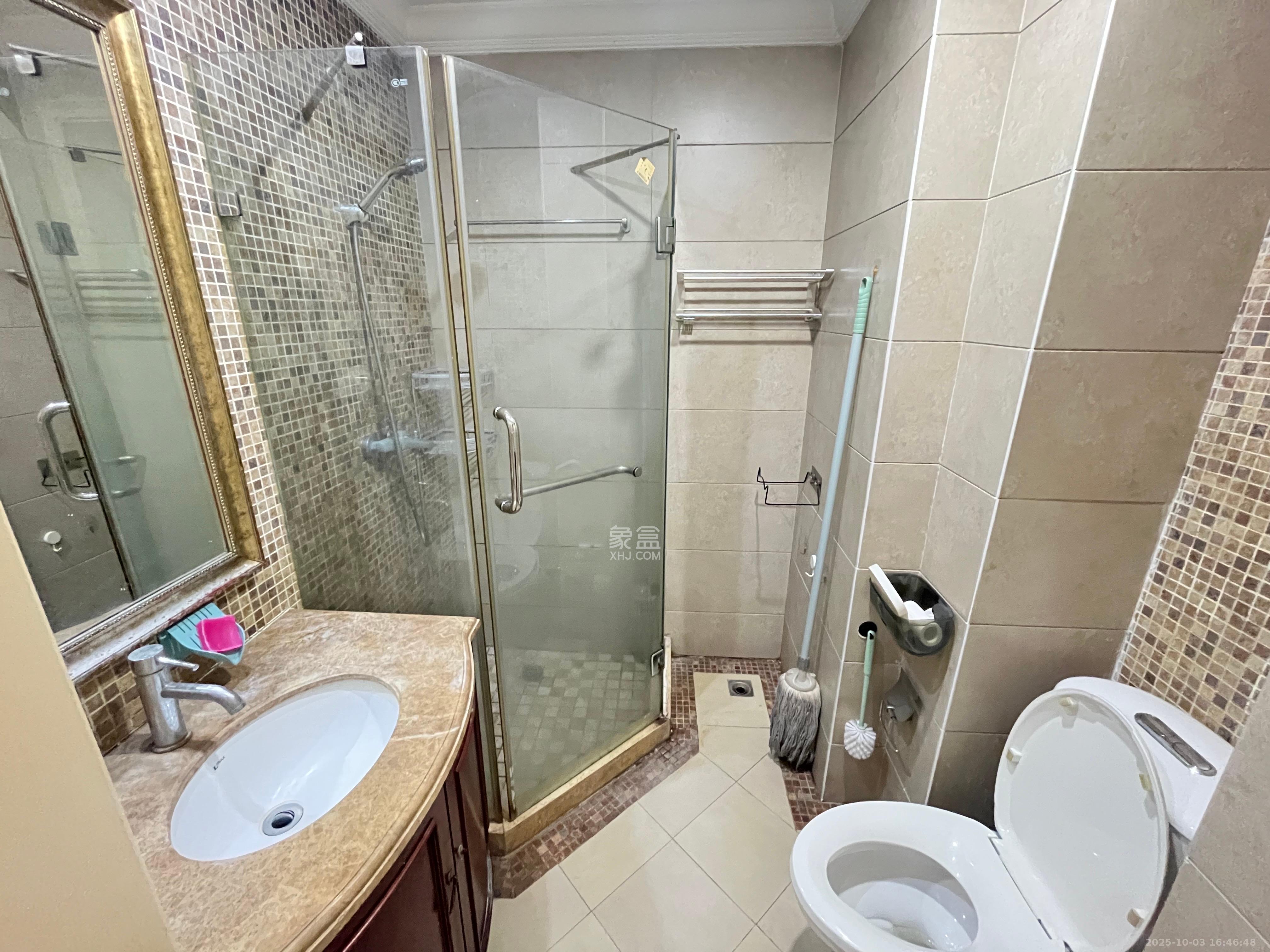 郡原广场 2室2厅1卫 2000.0元/月 郡原广场 2室2厅1卫 2000.0元/月室内图