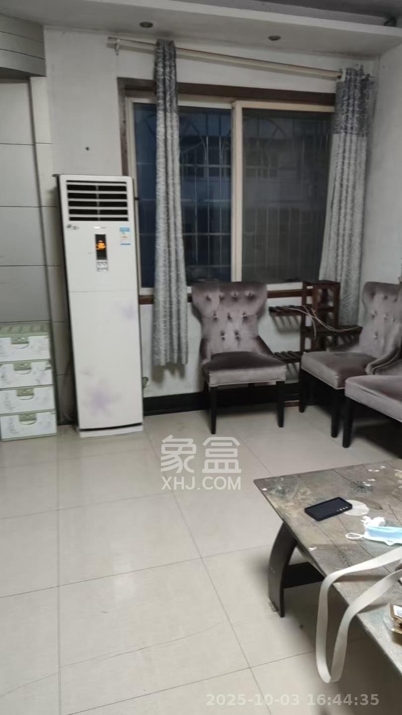 航天大院 3室2厅1卫 2300.0元/月 航天大院 3室2厅1卫 2300.0元/月室内图