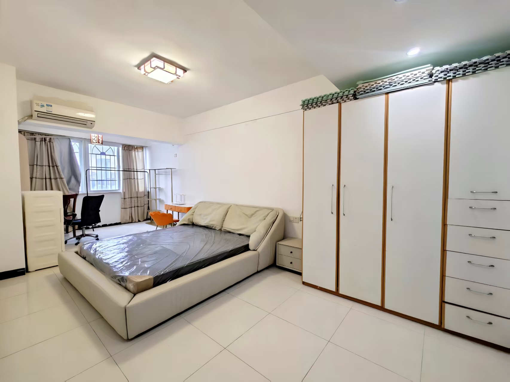 南亚广场 3室2厅2卫 2600.0元/月 南亚广场 3室2厅2卫 2600.0元/月室内图