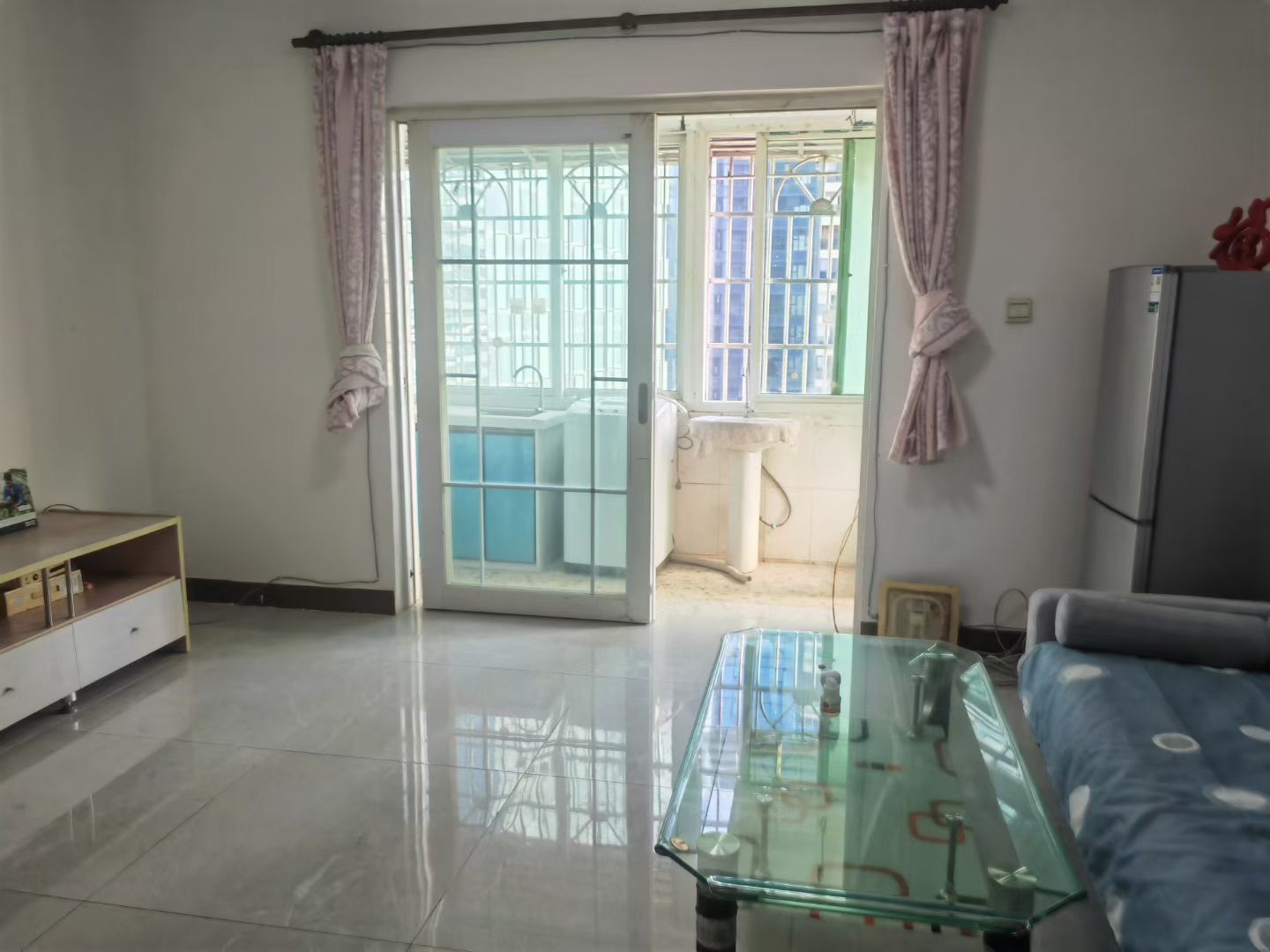 金钟大厦 1室1厅1卫 1700.0元/月 金钟大厦 1室1厅1卫 1700.0元/月室内图