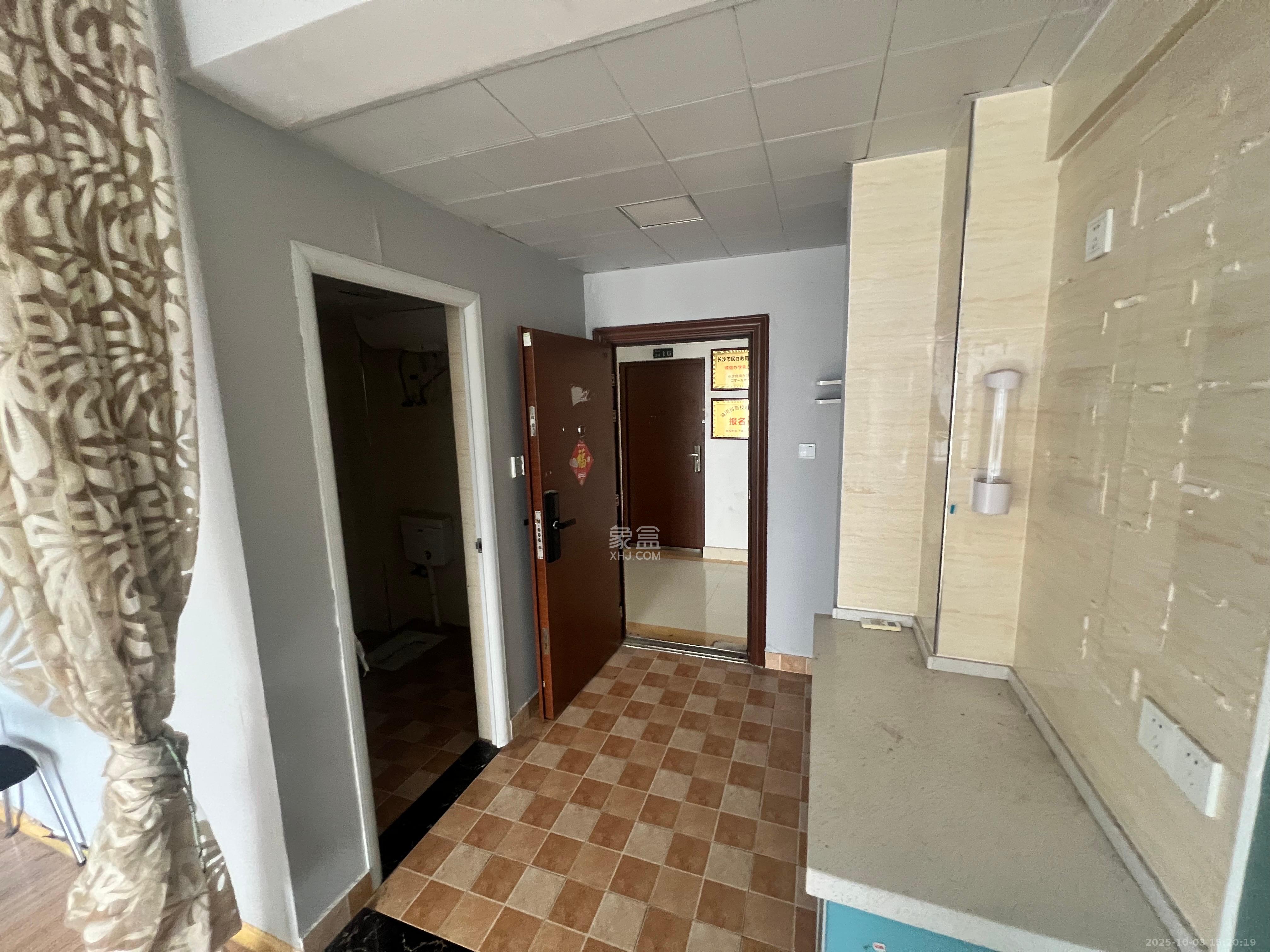 万博汇 1室1厅1卫 1300.0元/月 万博汇 1室1厅1卫 1300.0元/月室内图