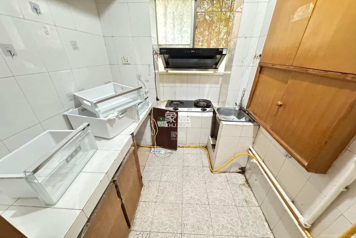 红旗区一片 2室1厅1卫 1800.0元/月 红旗区一片 2室1厅1卫 1800.0元/月室内图