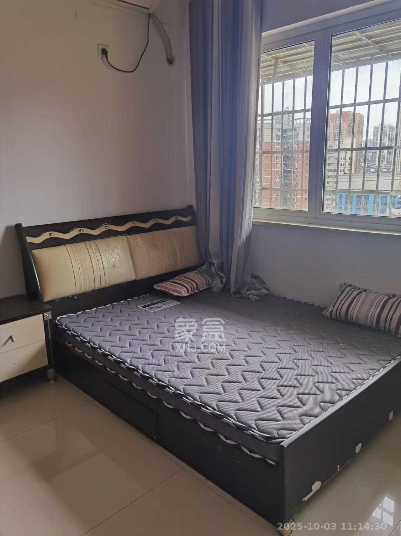 星城新宇颐景苑  1室1厅1卫    1700.0元/月 星城新宇颐景苑  1室1厅1卫    1700.0元/月室内图