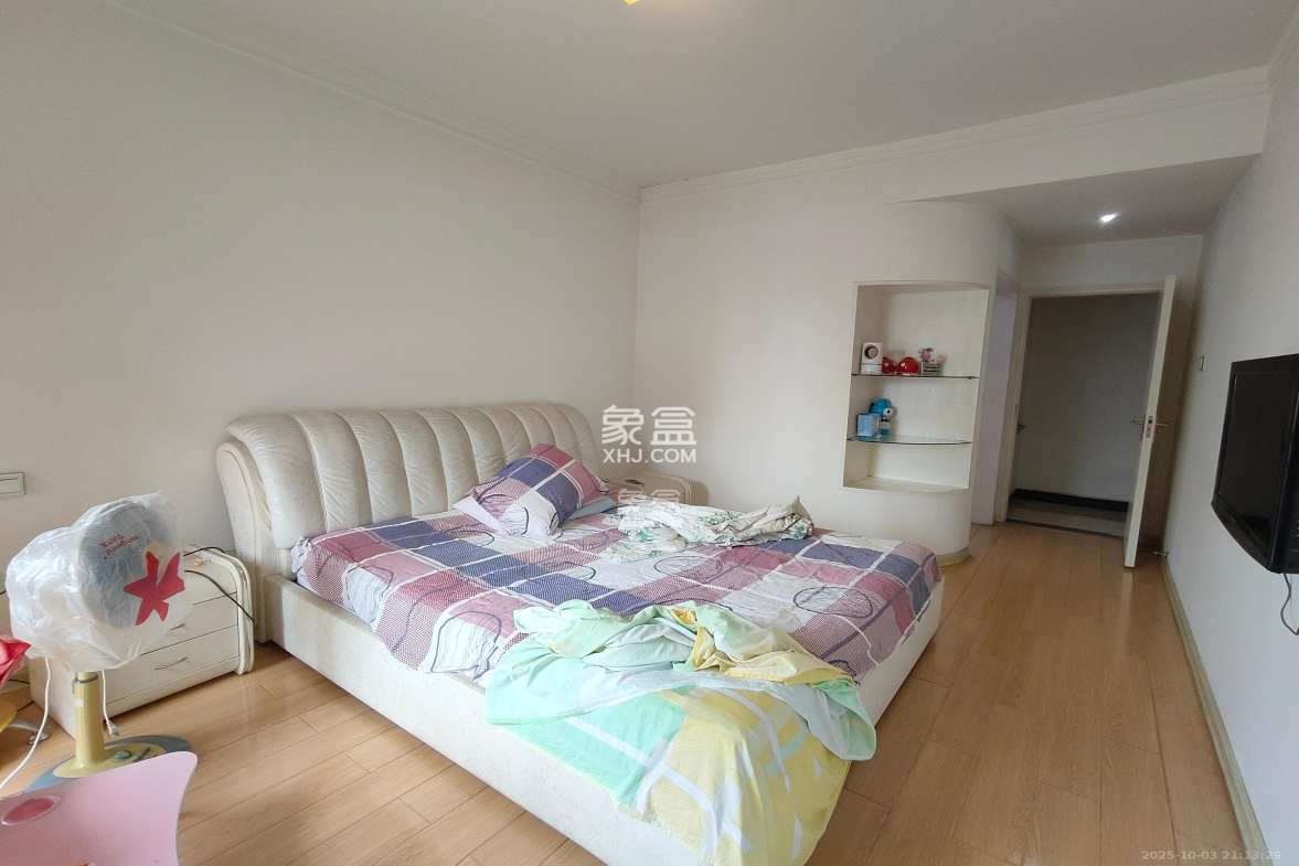 美林水郡 3室2厅2卫 2700.0元/月 美林水郡 3室2厅2卫 2700.0元/月室内图