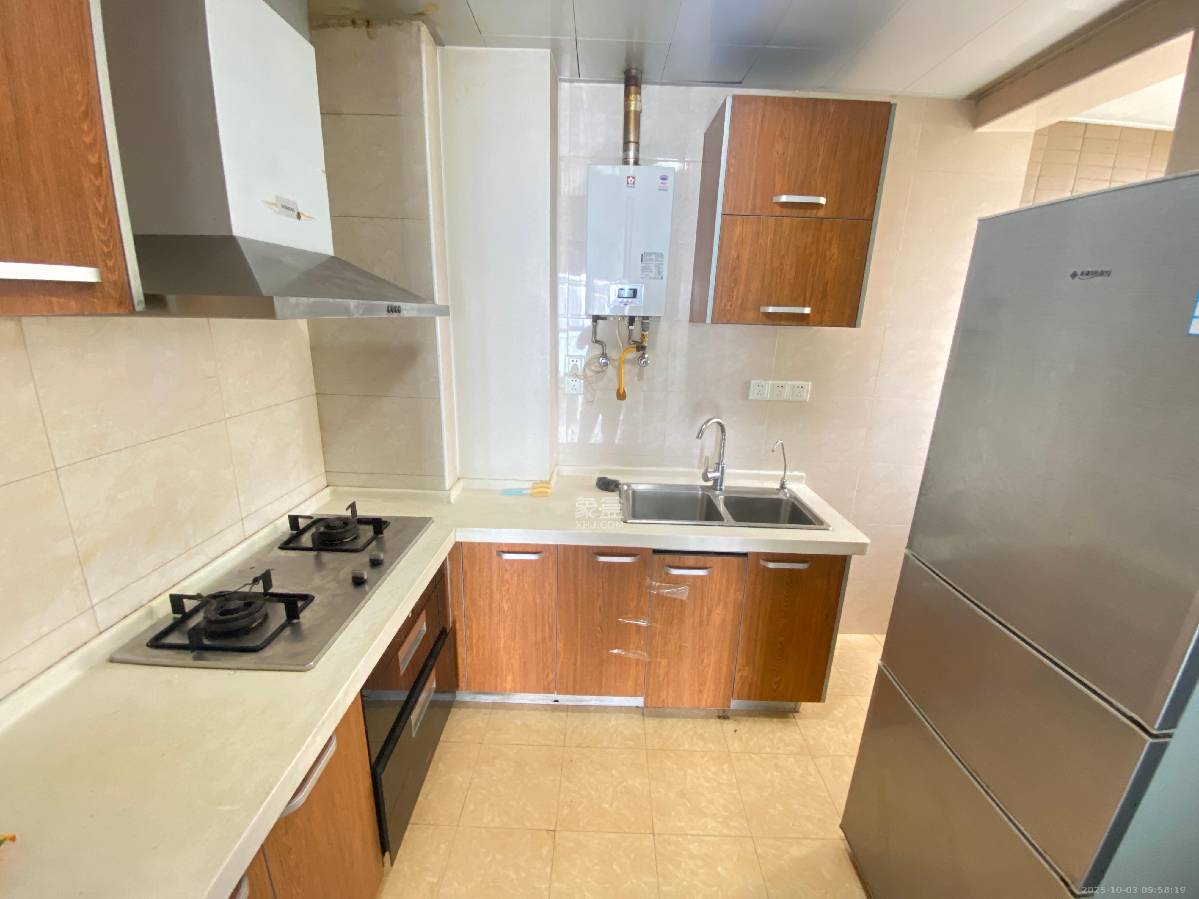 钱隆樽品(一、二、三期) 2室2厅1卫 1800.0元/月 钱隆樽品(一、二、三期) 2室2厅1卫 1800.0元/月室内图