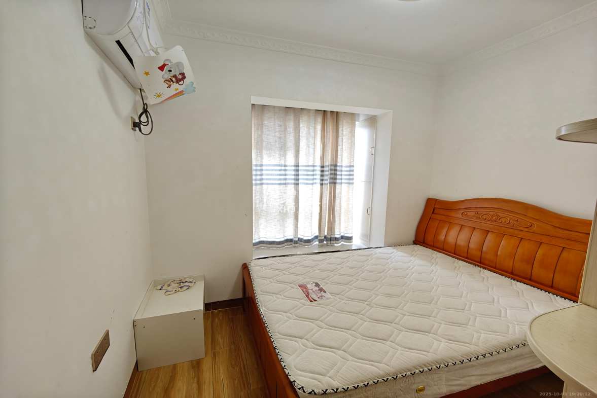 美的城三期 2室2厅1卫 1600.0元/月 美的城三期 2室2厅1卫 1600.0元/月室内图