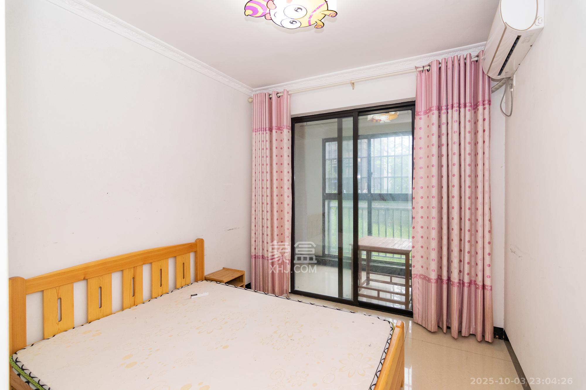 新城国际花都 3室2厅2卫 68.0万 新城国际花都 3室2厅2卫 68.0万卧室