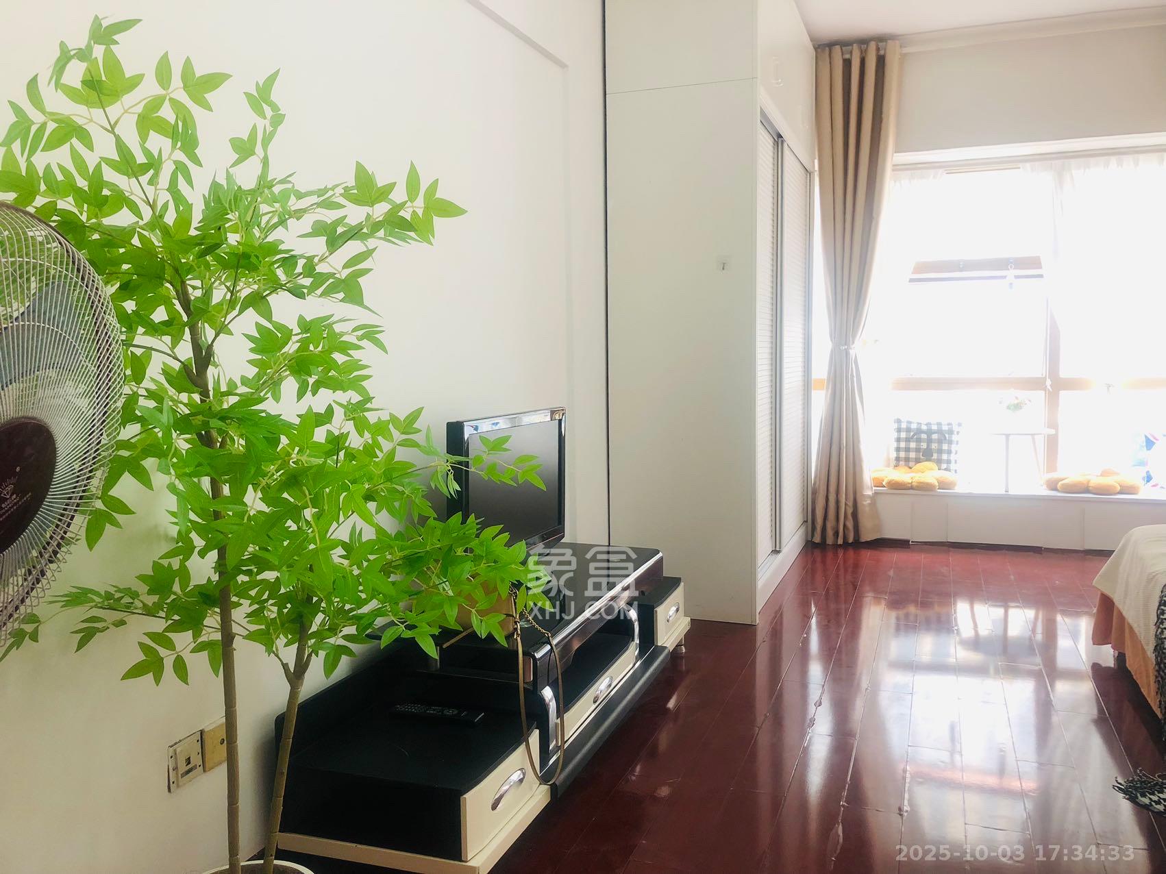 天健芙蓉盛世一期  1室1厅1卫   1600.00元/月室内图