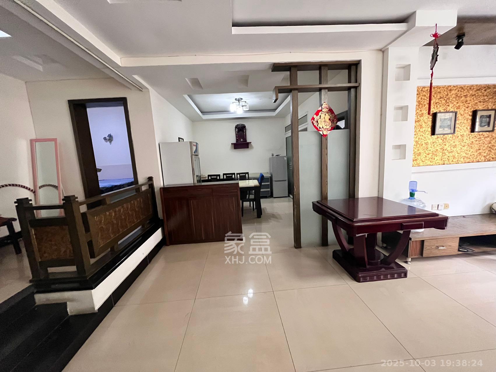 红星农博住宅小区（佳英农博小区）  3室2厅2卫    2200.0元/月室内图