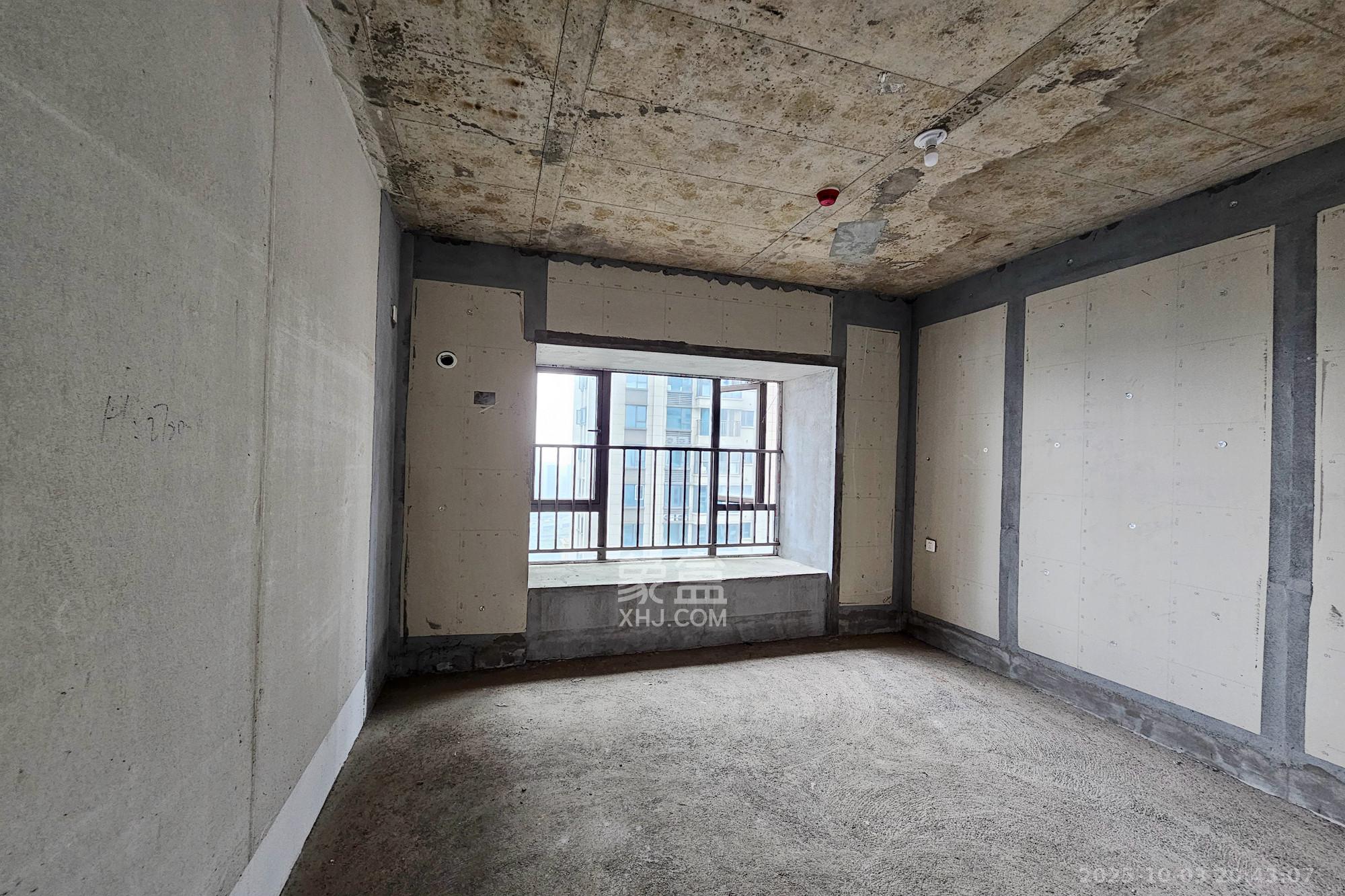 阳光城尚东湾凌云府  4室2厅2卫    130.0万卧室