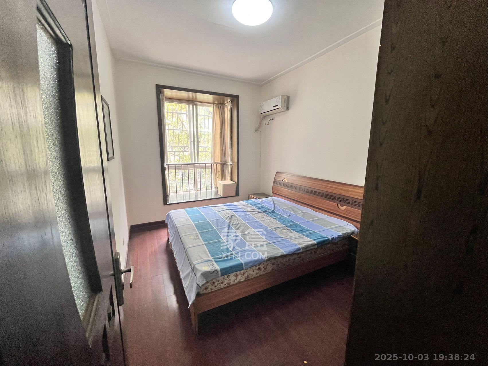 红星农博住宅小区（佳英农博小区）  3室2厅2卫    2200.0元/月室内图