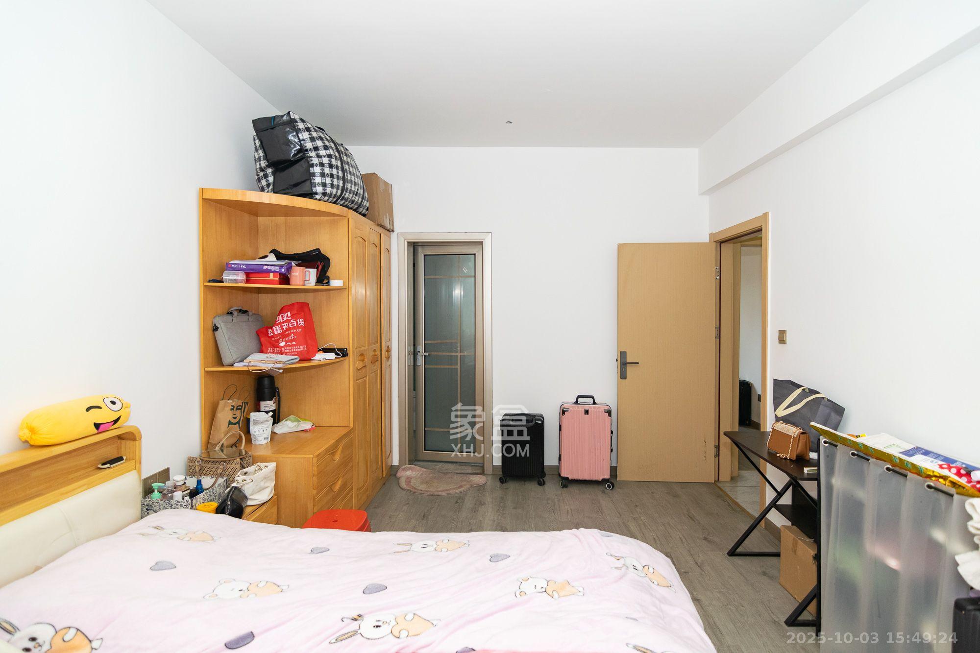 新华联梦想城 4室2厅2卫 2300.0元/月 新华联梦想城 4室2厅2卫 2300.0元/月室内图