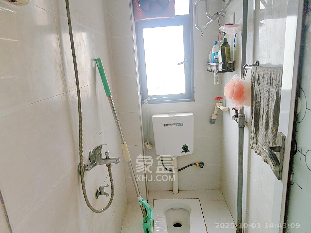 陈家湖小区 2室1厅1卫 1800.0元/月 陈家湖小区 2室1厅1卫 1800.0元/月室内图