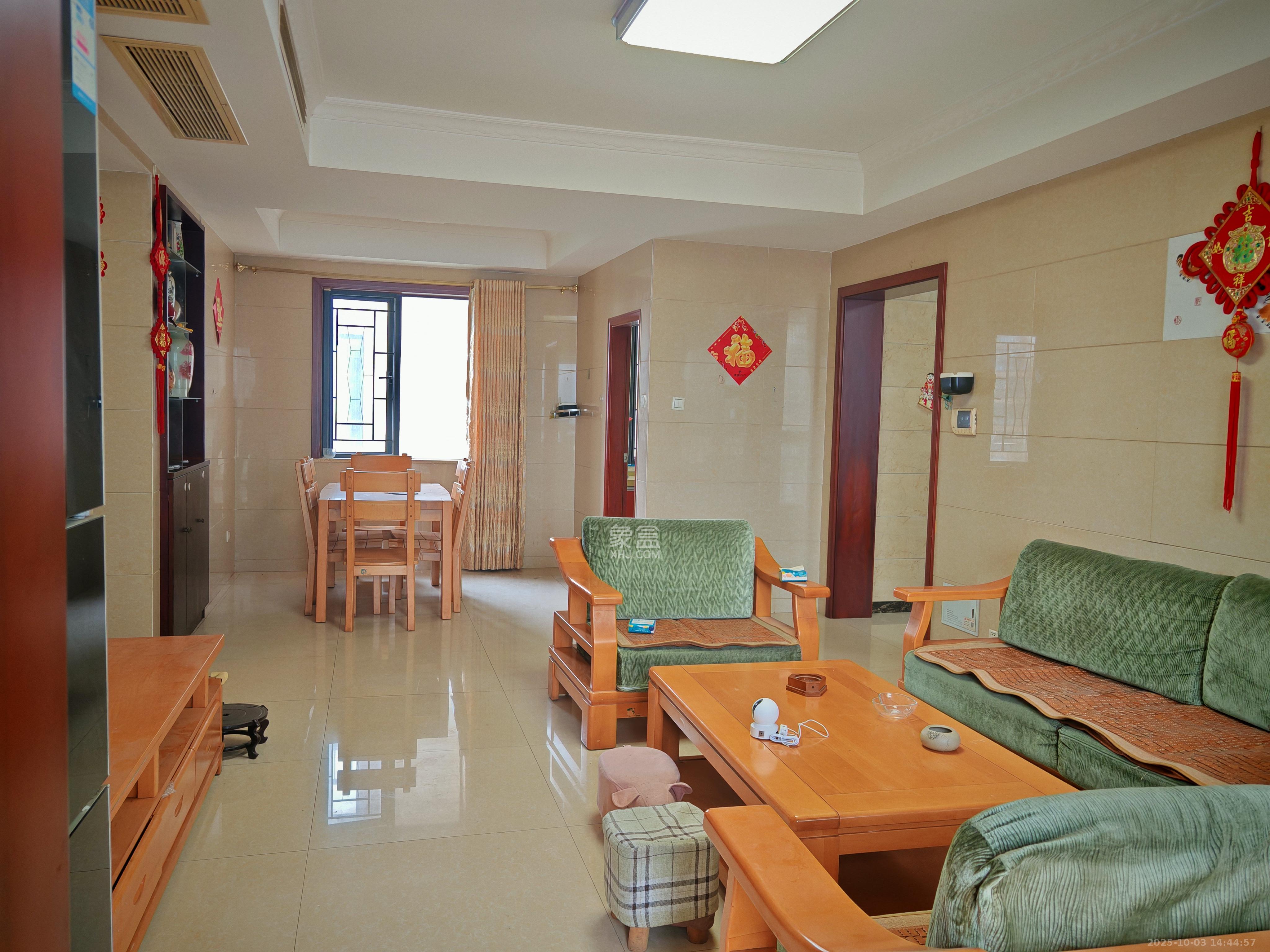 莱茵城  3室2厅2卫    2300.0元/月室内图