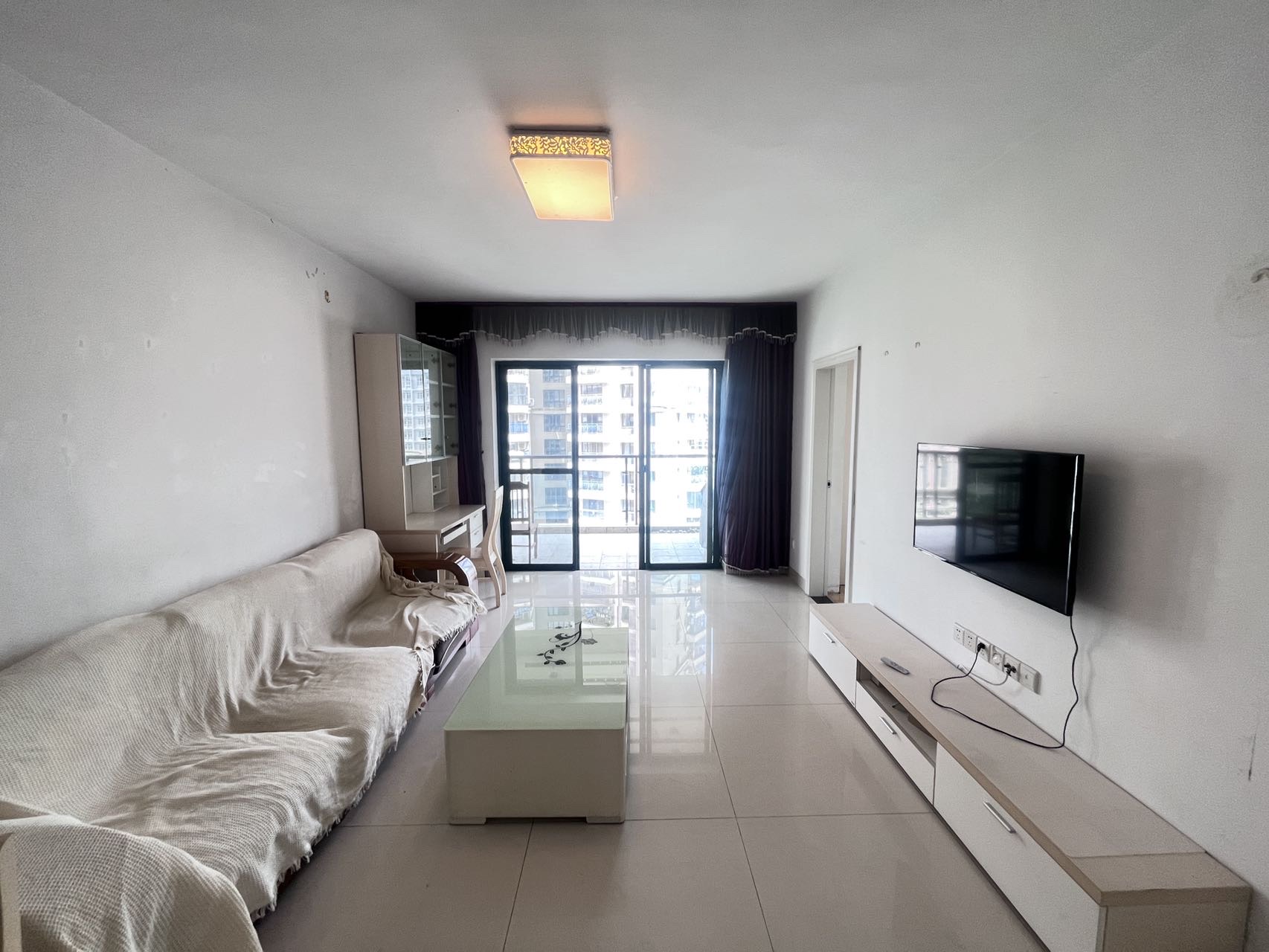 御景峰 2室2厅1卫 2600.0元/月 御景峰 2室2厅1卫 2600.0元/月室内图