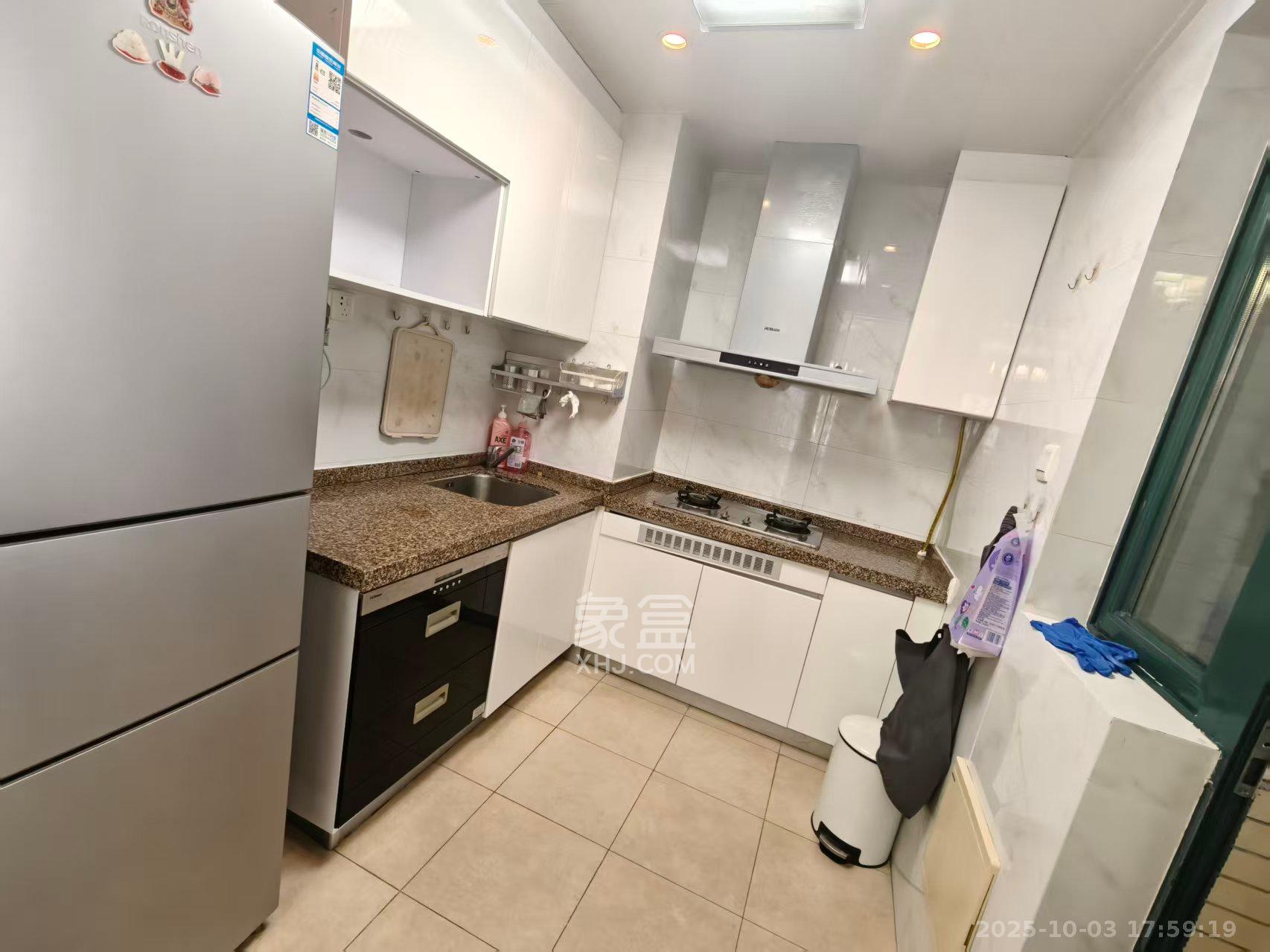 恒大翡翠华庭  1室2厅1卫    2000.0元/月室内图