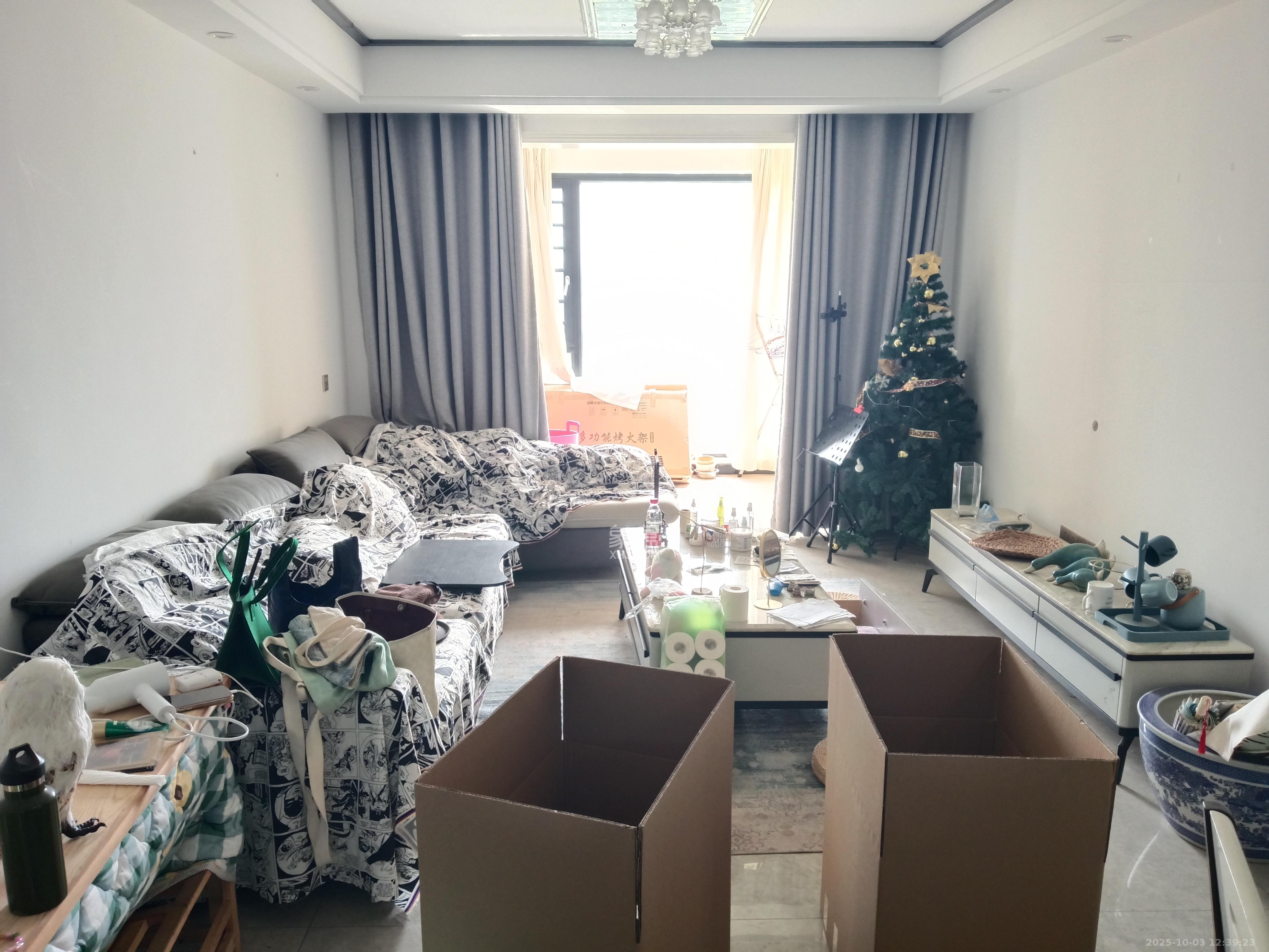 中建嘉和城  3室2厅1卫    2400.0元/月