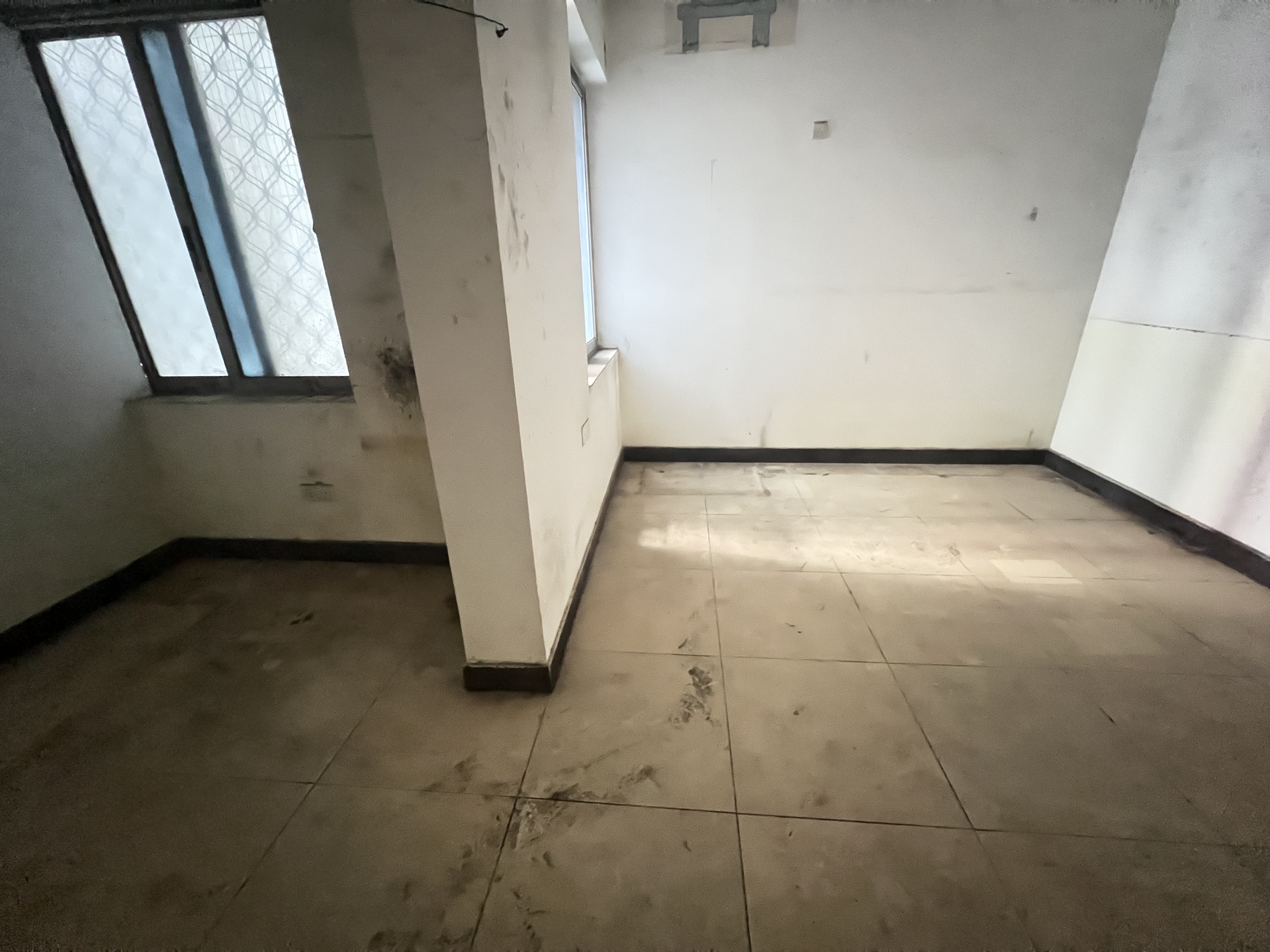 城中城  5室2厅2卫    2600.0元/月室内图