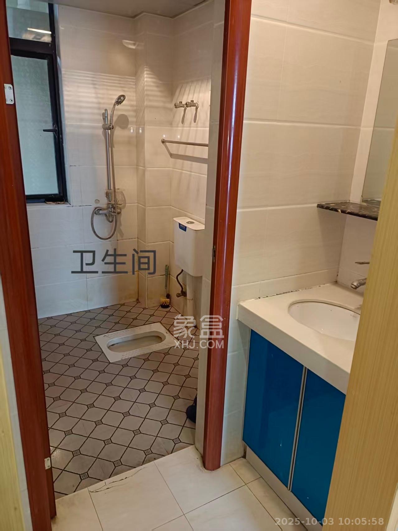 康斯丹郡(融程领秀佳园) 3室2厅1卫 2200.0元/月 康斯丹郡(融程领秀佳园) 3室2厅1卫 2200.0元/月室内图