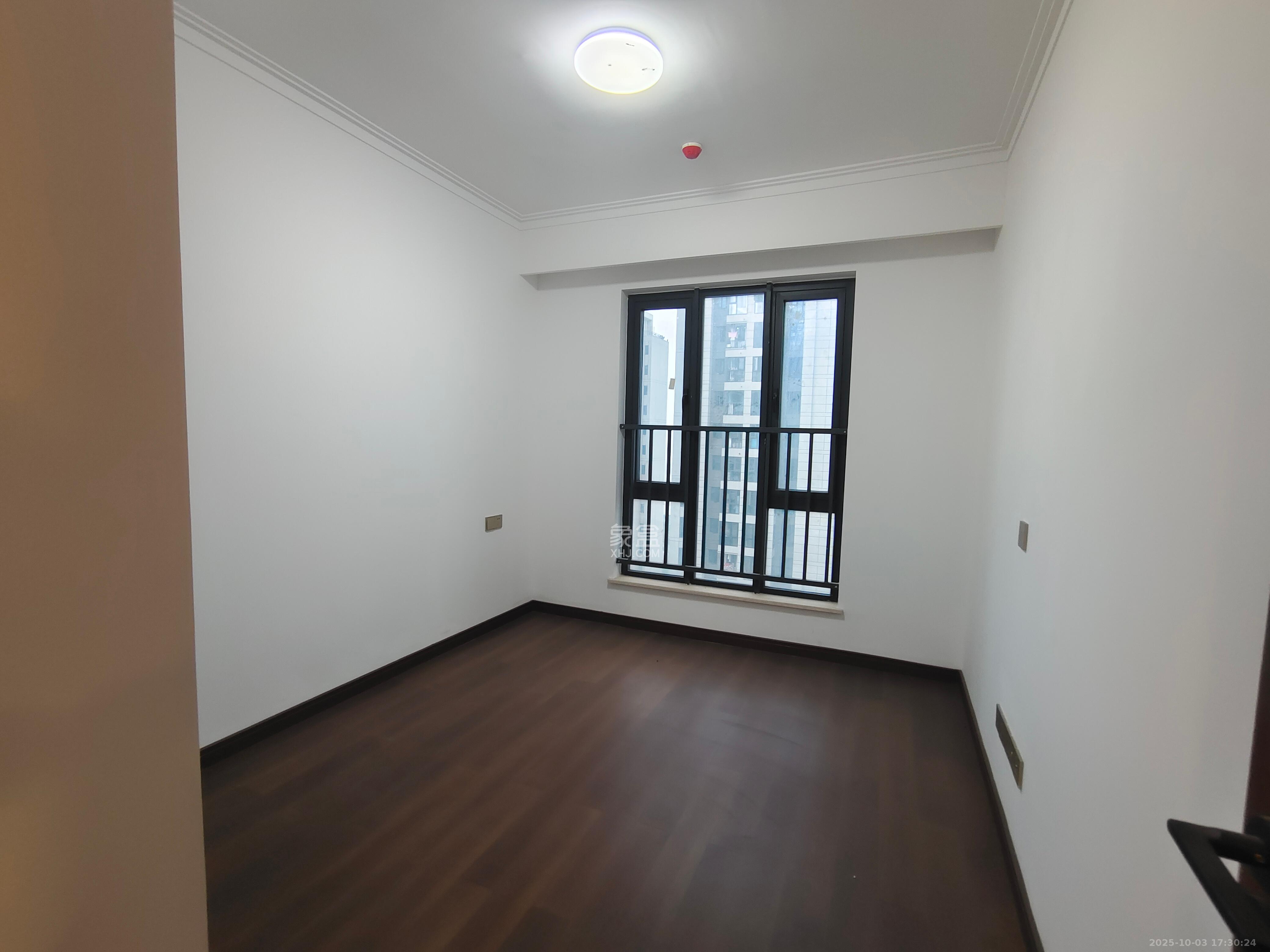 绿地长沙城际空间站(绿地新里佳苑) 4室2厅2卫 3400.0元/月 绿地长沙城际空间站(绿地新里佳苑) 4室2厅2卫 3400.0元/月室内图